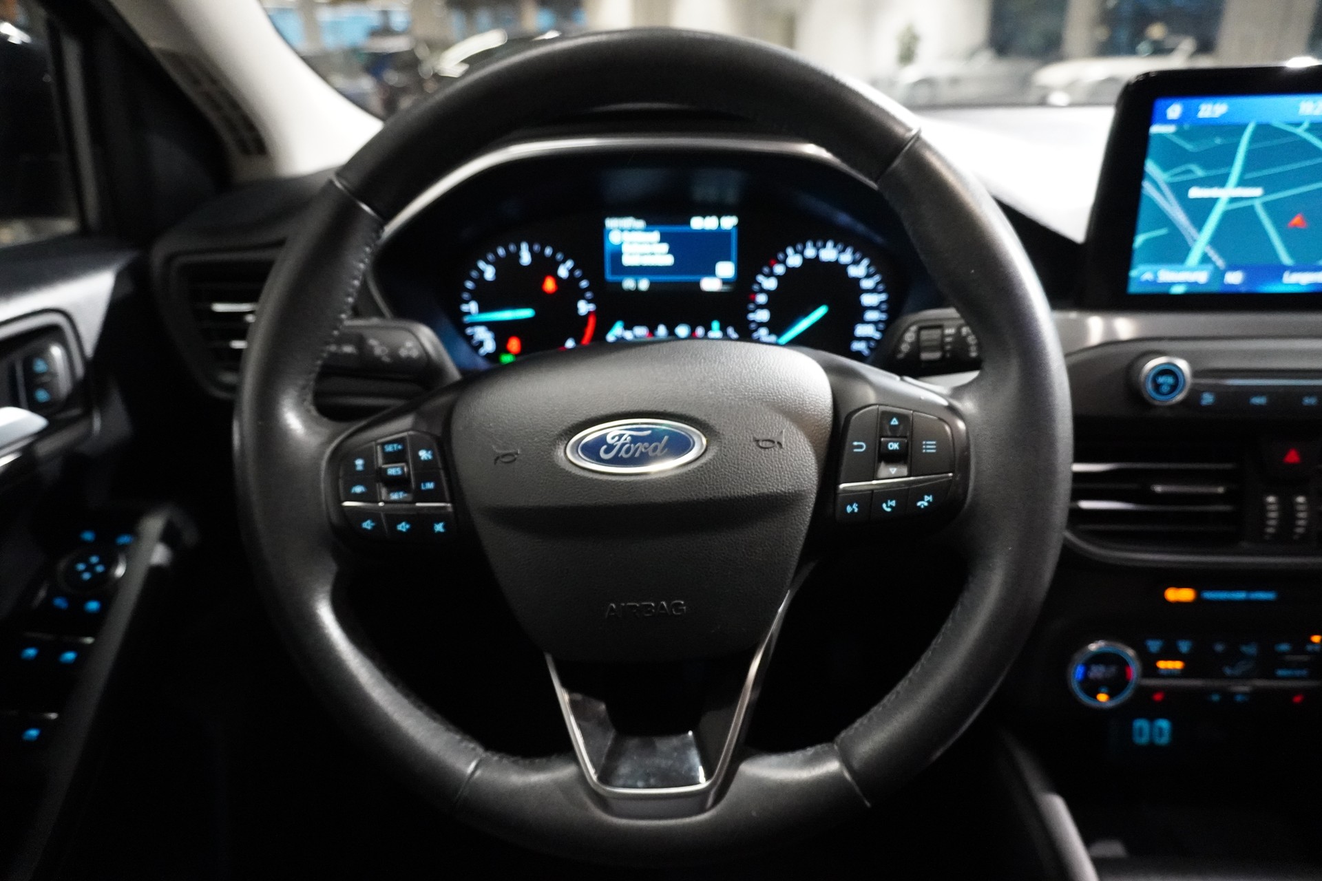 FORD Focus 1.5 TDCi Titanium Automatic-image-13