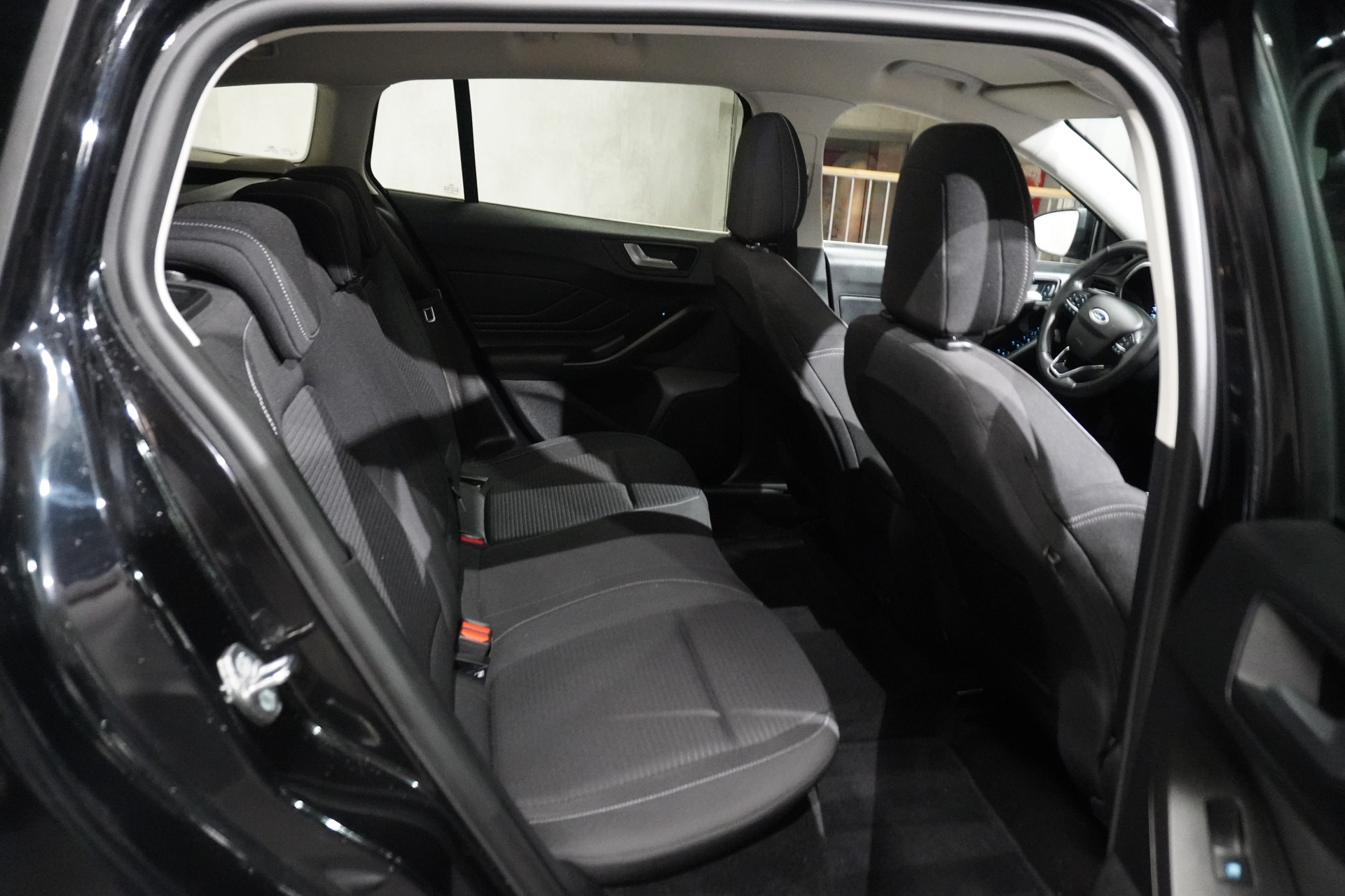 FORD Focus 1.5 TDCi Titanium Automatic-image-7