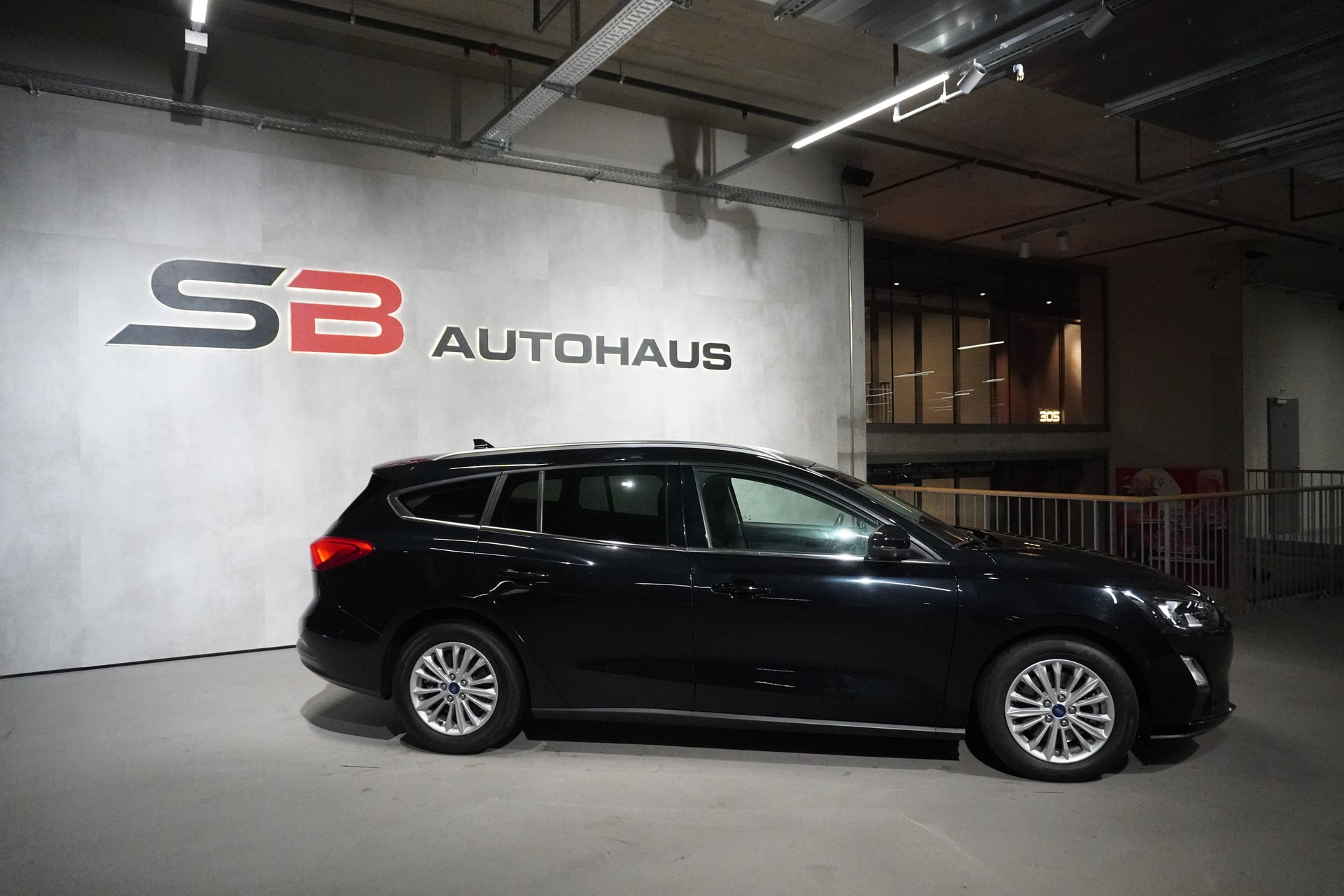 FORD Focus 1.5 TDCi Titanium Automatic-image-2