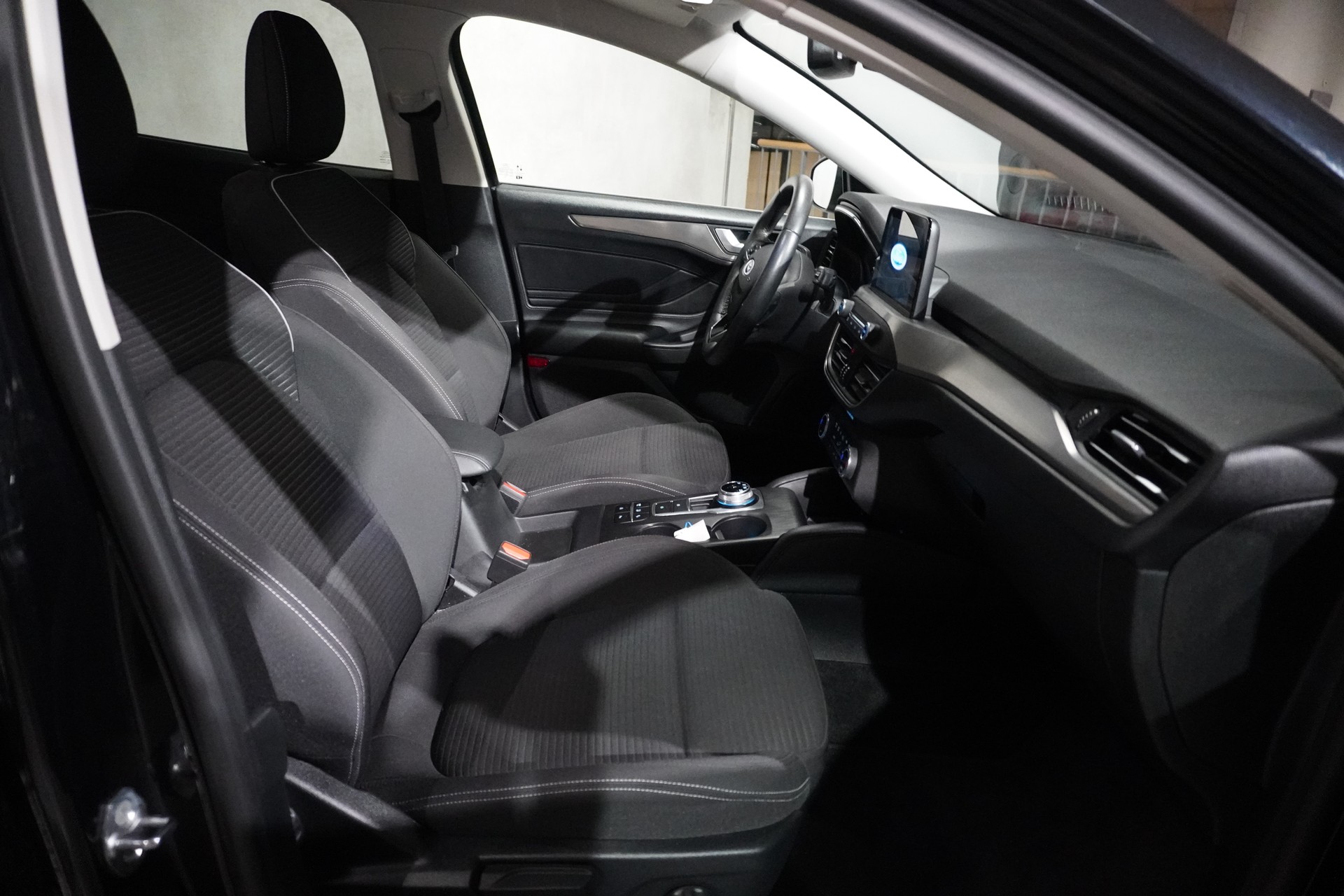 FORD Focus 1.5 TDCi Titanium Automatic-image-6