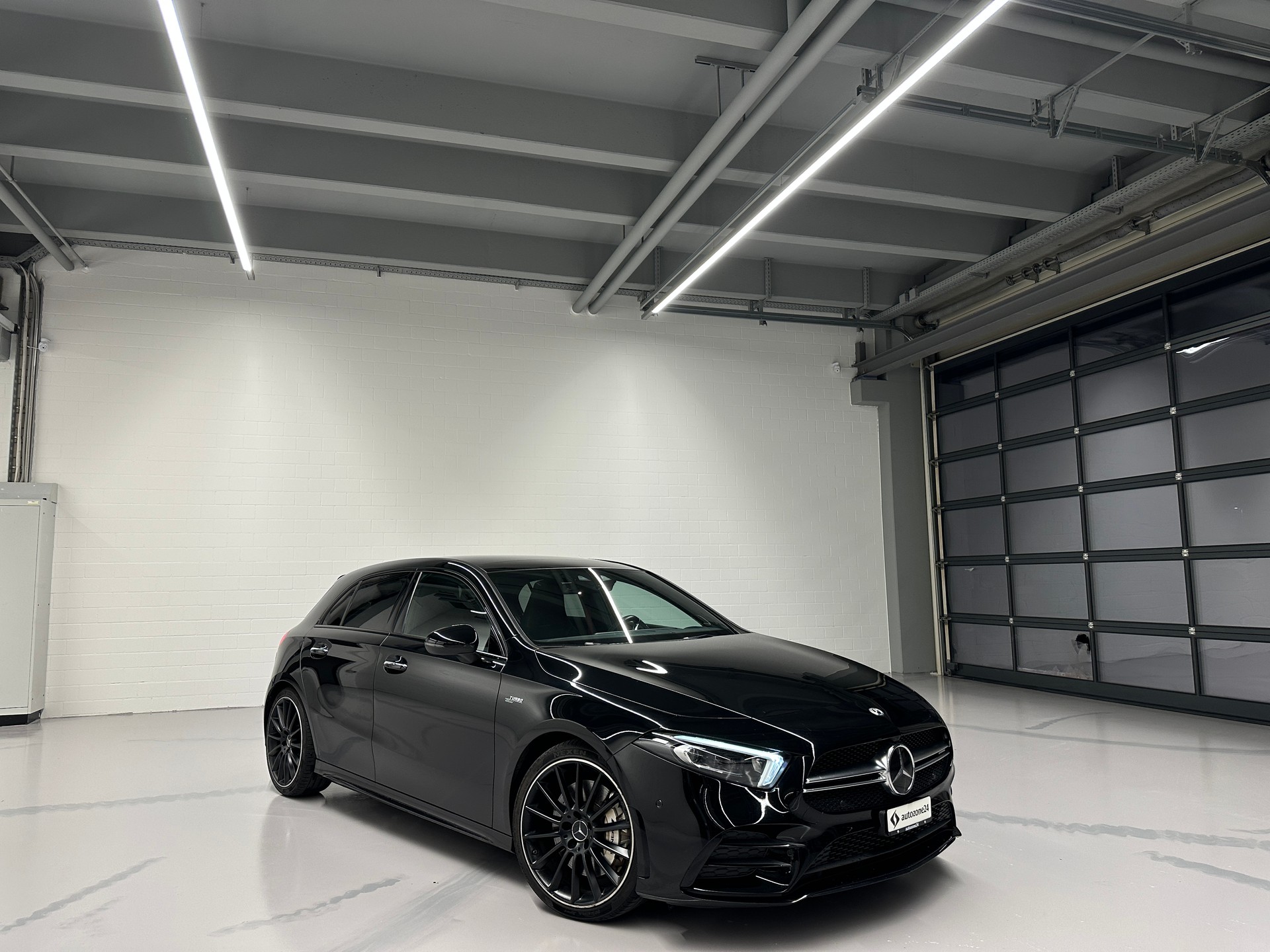 MERCEDES-BENZ A 35 AMG 4matic *CH-Auto*Gratis Service*Sehr gute Ausstattung*Pano*Driving Assistant*Rückfahrkamera*