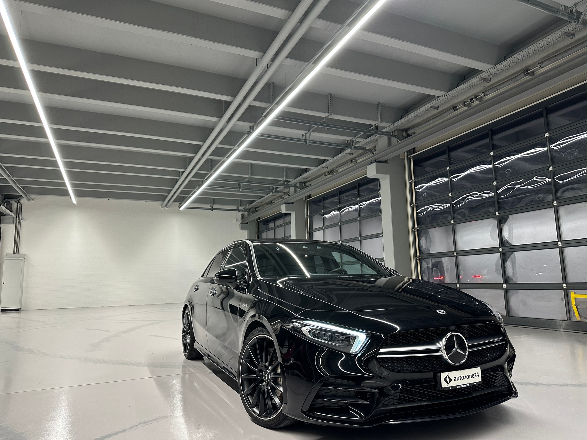 MERCEDES-BENZ A 35 AMG 4matic *CH-Auto*Gratis Service*Sehr gute Ausstattung*Pano*Driving Assistant*Rückfahrkamera*-image-27