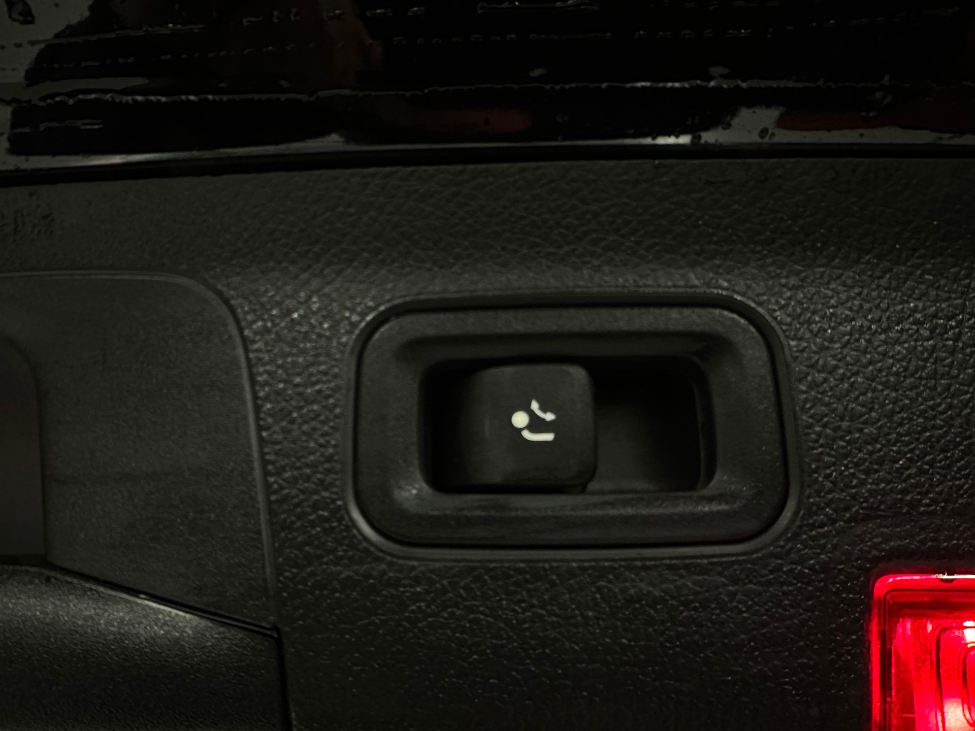 MERCEDES-BENZ A 35 AMG 4matic *CH-Auto*Gratis Service*Sehr gute Ausstattung*Pano*Driving Assistant*Rückfahrkamera*-image-26