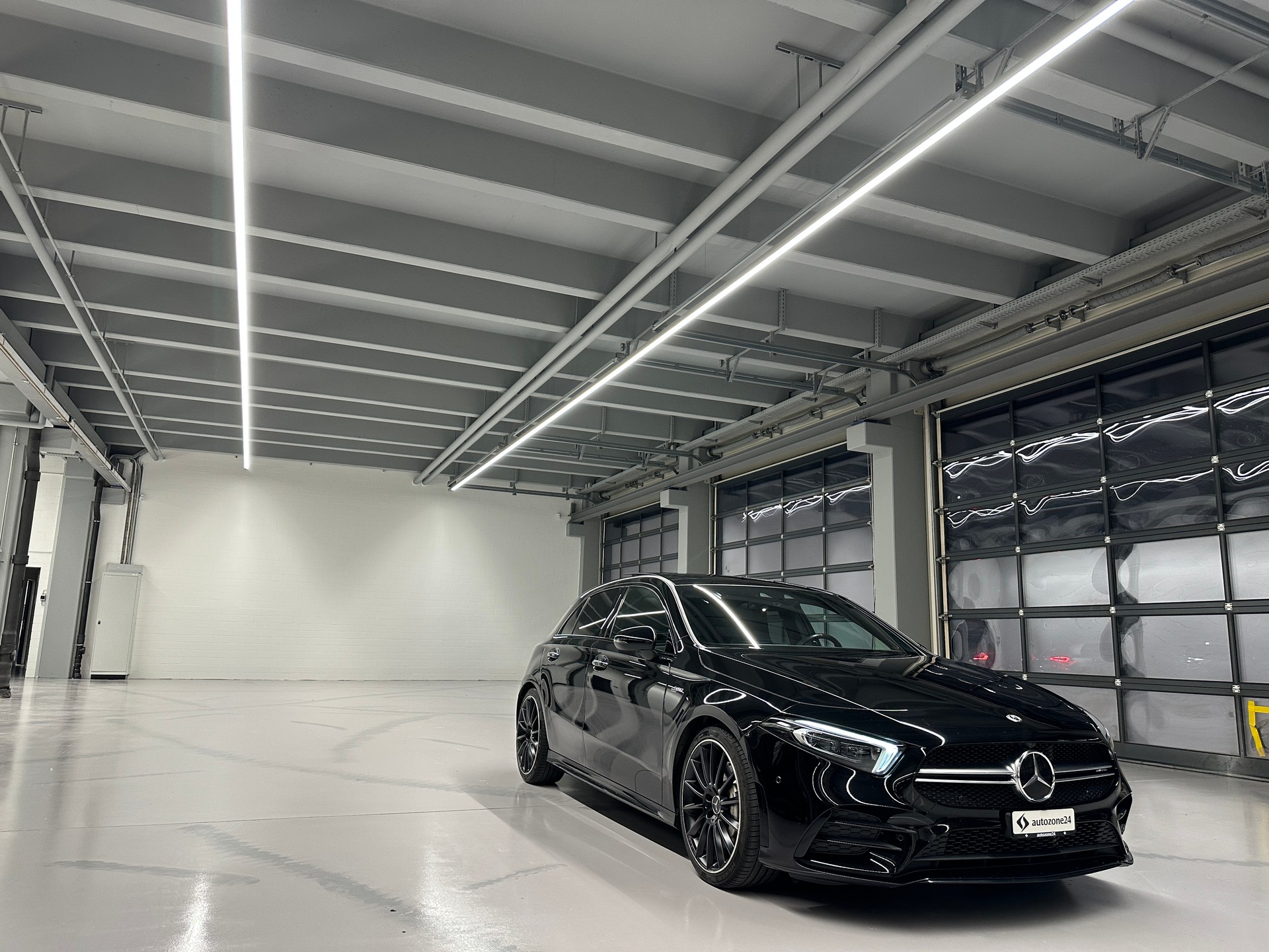 MERCEDES-BENZ A 35 AMG 4matic *CH-Auto*Gratis Service*Sehr gute Ausstattung*Pano*Driving Assistant*Rückfahrkamera*-image-10