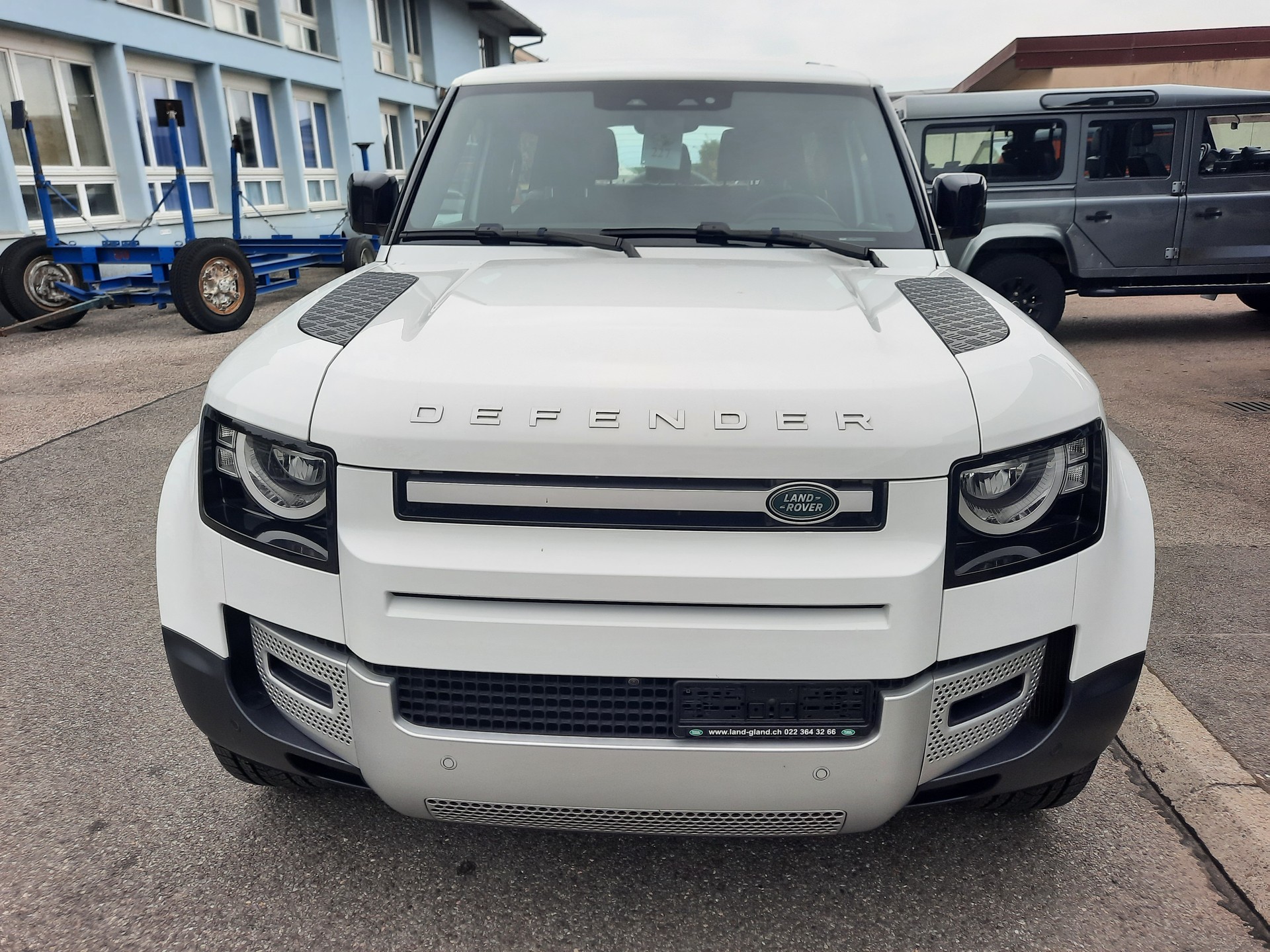 LAND ROVER Defender 90 3.0D I6 200 X-Dynamic S AT8-image-1
