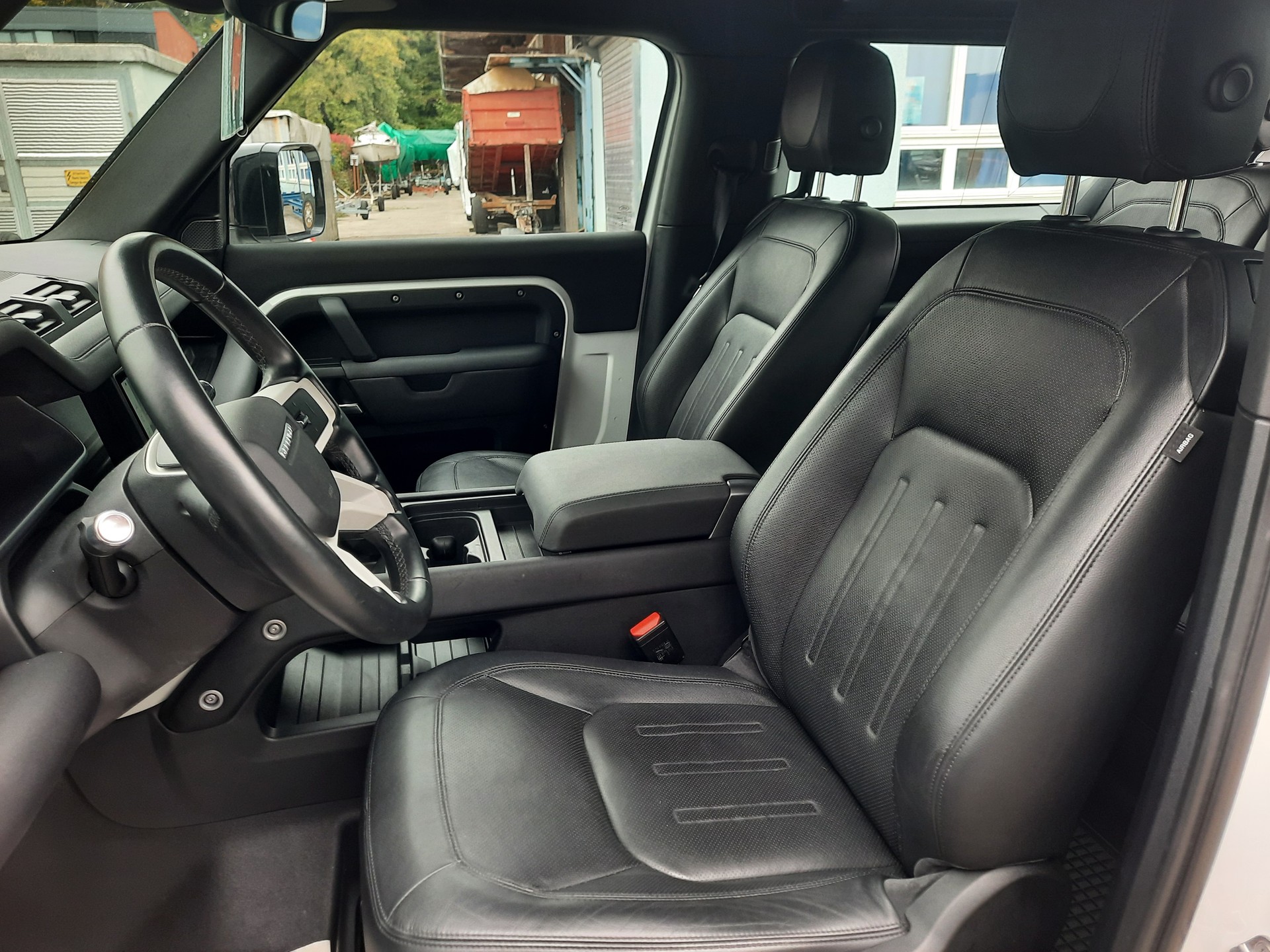 LAND ROVER Defender 90 3.0D I6 200 X-Dynamic S AT8-image-7