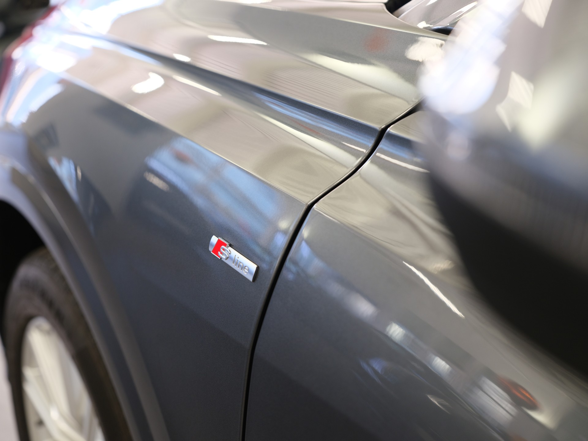 AUDI Q8 55 TFSI quattro tiptronic *CH-Fahrzeug* *Pano* *S-Line* *Sitzkühlung*-image-13