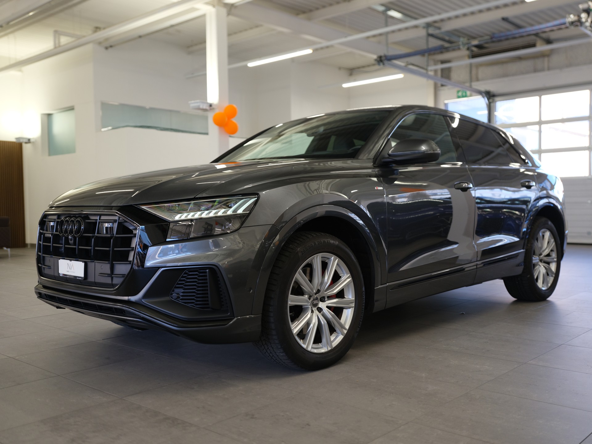 AUDI Q8 55 TFSI quattro tiptronic *CH-Fahrzeug* *Pano* *S-Line* *Sitzkühlung*-image-3