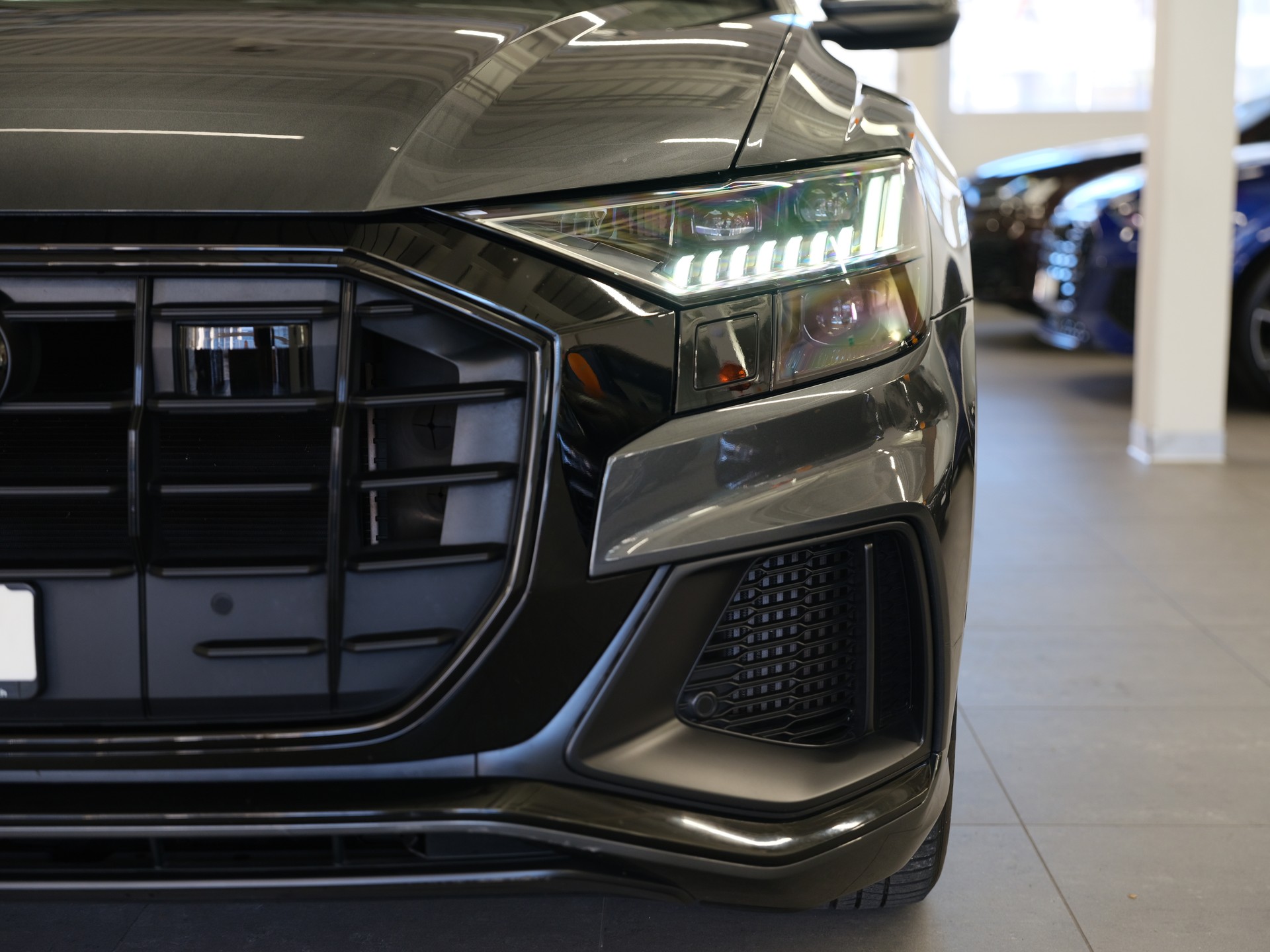 AUDI Q8 55 TFSI quattro tiptronic *CH-Fahrzeug* *Pano* *S-Line* *Sitzkühlung*-image-9