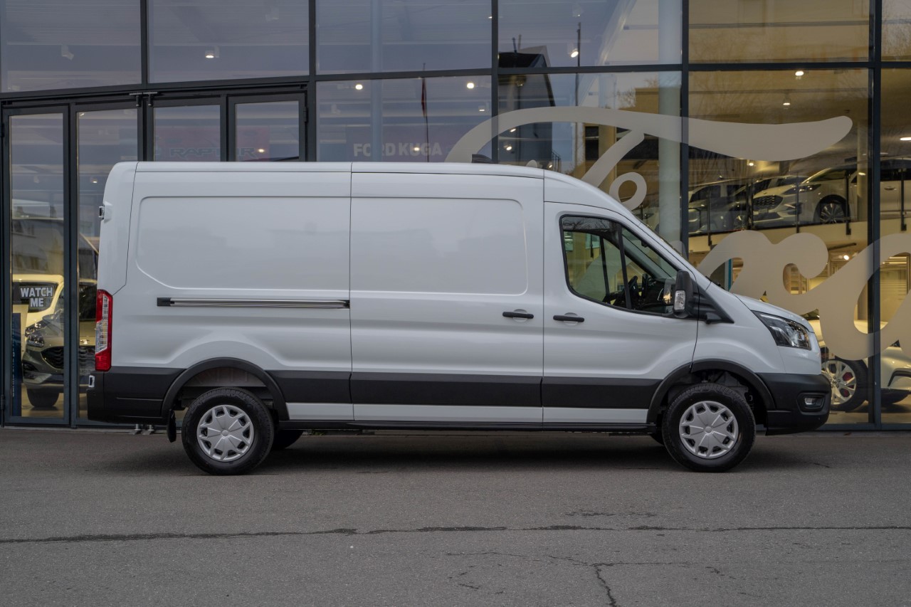 FORD E-Transit Van 350 L3H2 68kWh Trend-image-2