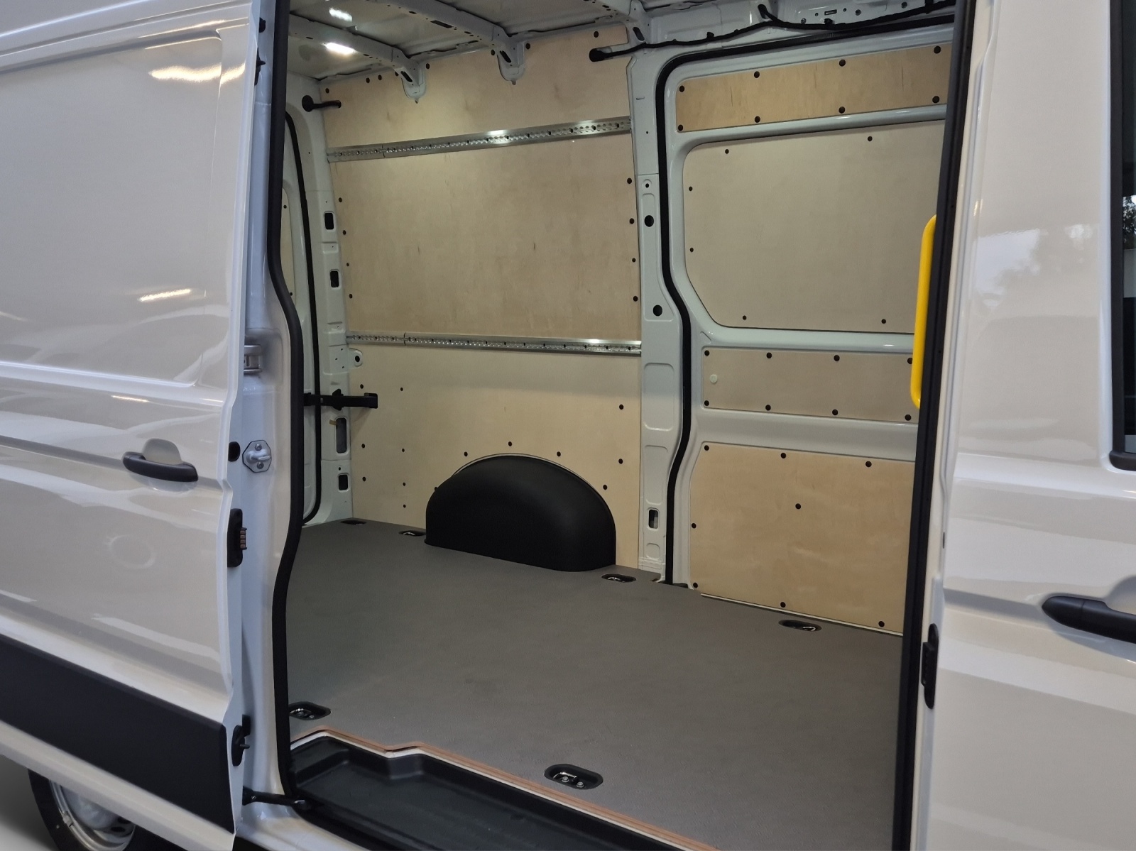 VW Crafter 35 2.0 TDI Entry L3 A-image-11