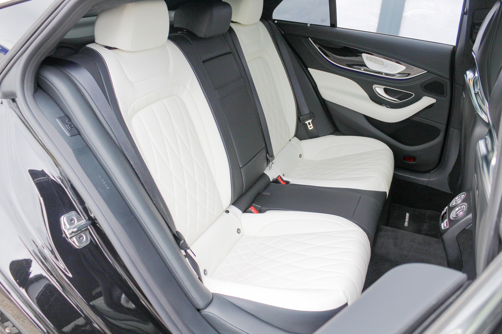 MERCEDES-BENZ AMG GT 4 63 S 4Matic+ Speedshift MCT-image-12