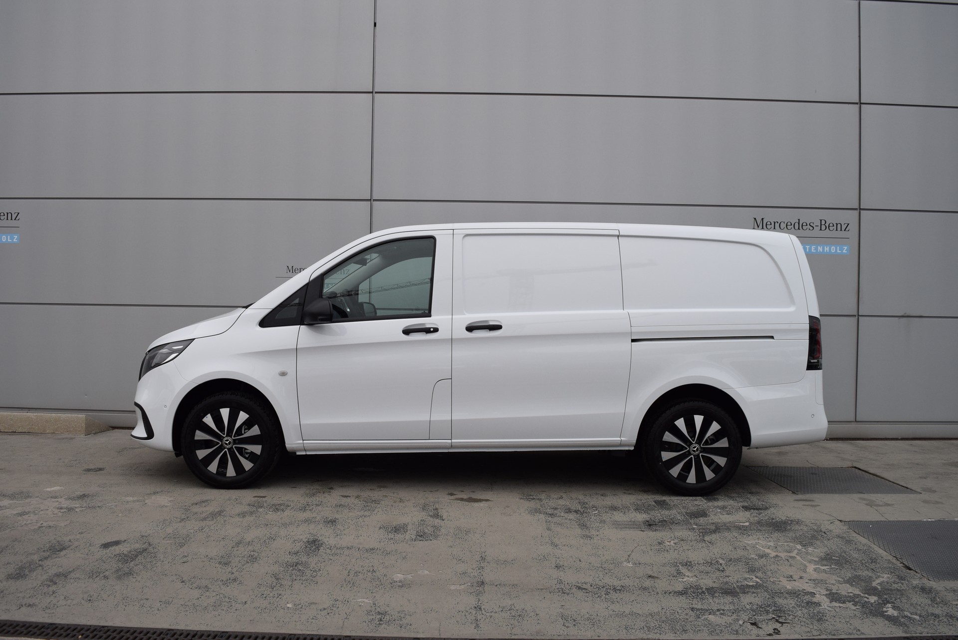 MERCEDES-BENZ Vito 116 CDI Lang Select 9G-Tronic 4M-image-2