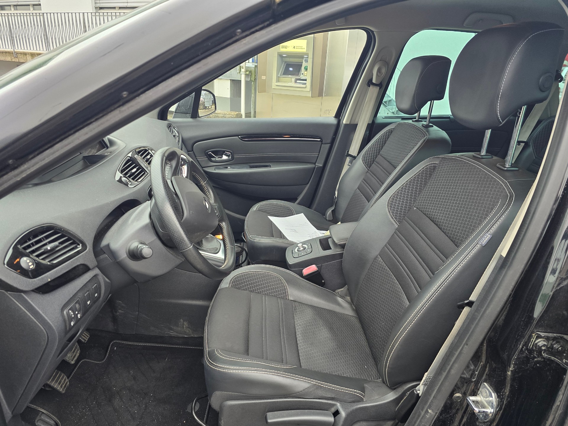 RENAULT Grand Scénic 1.2 16V Turbo Bose-image-5