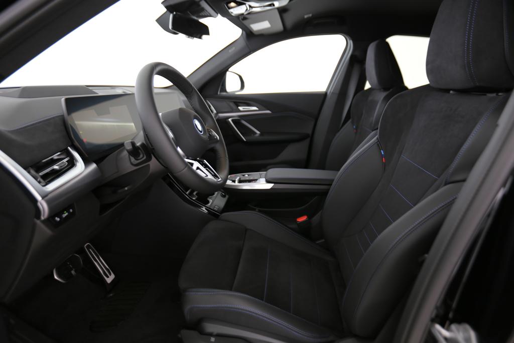 BMW iX2 20 eDrive-image-1