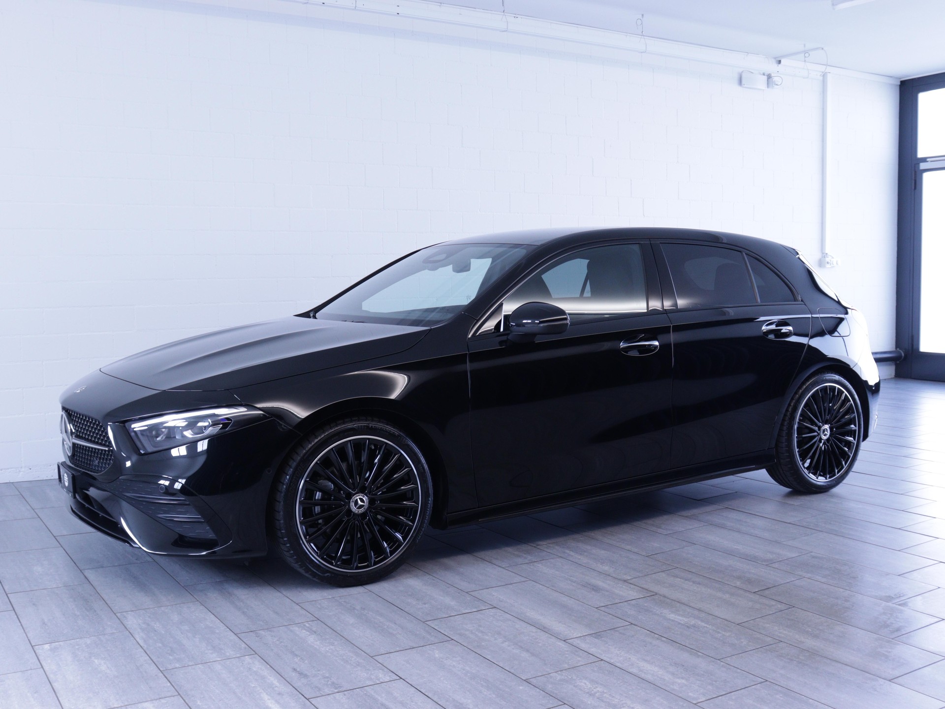 MERCEDES-BENZ A 180 Night Star AMG Line-image-1