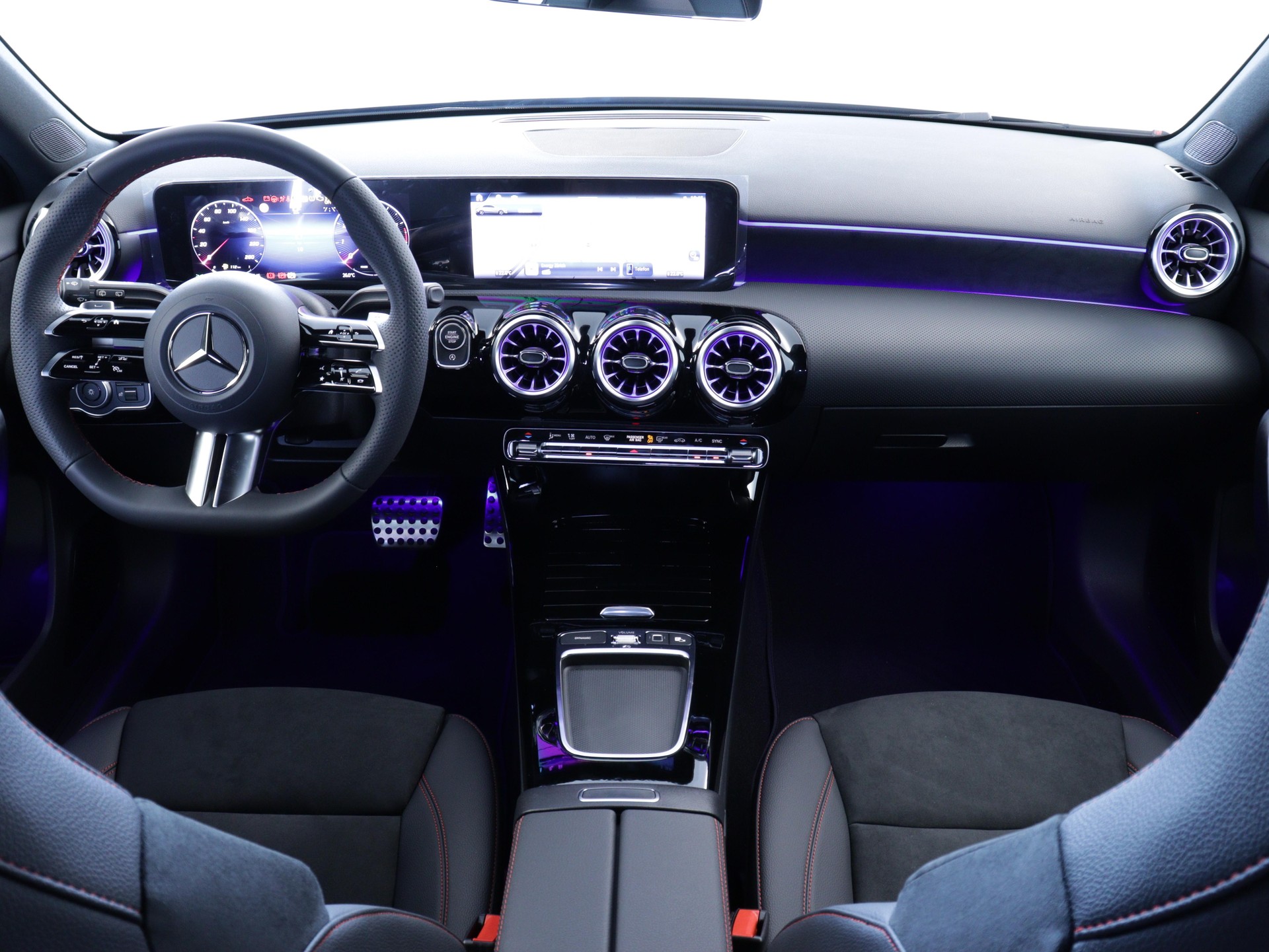 MERCEDES-BENZ A 180 Night Star AMG Line-image-4
