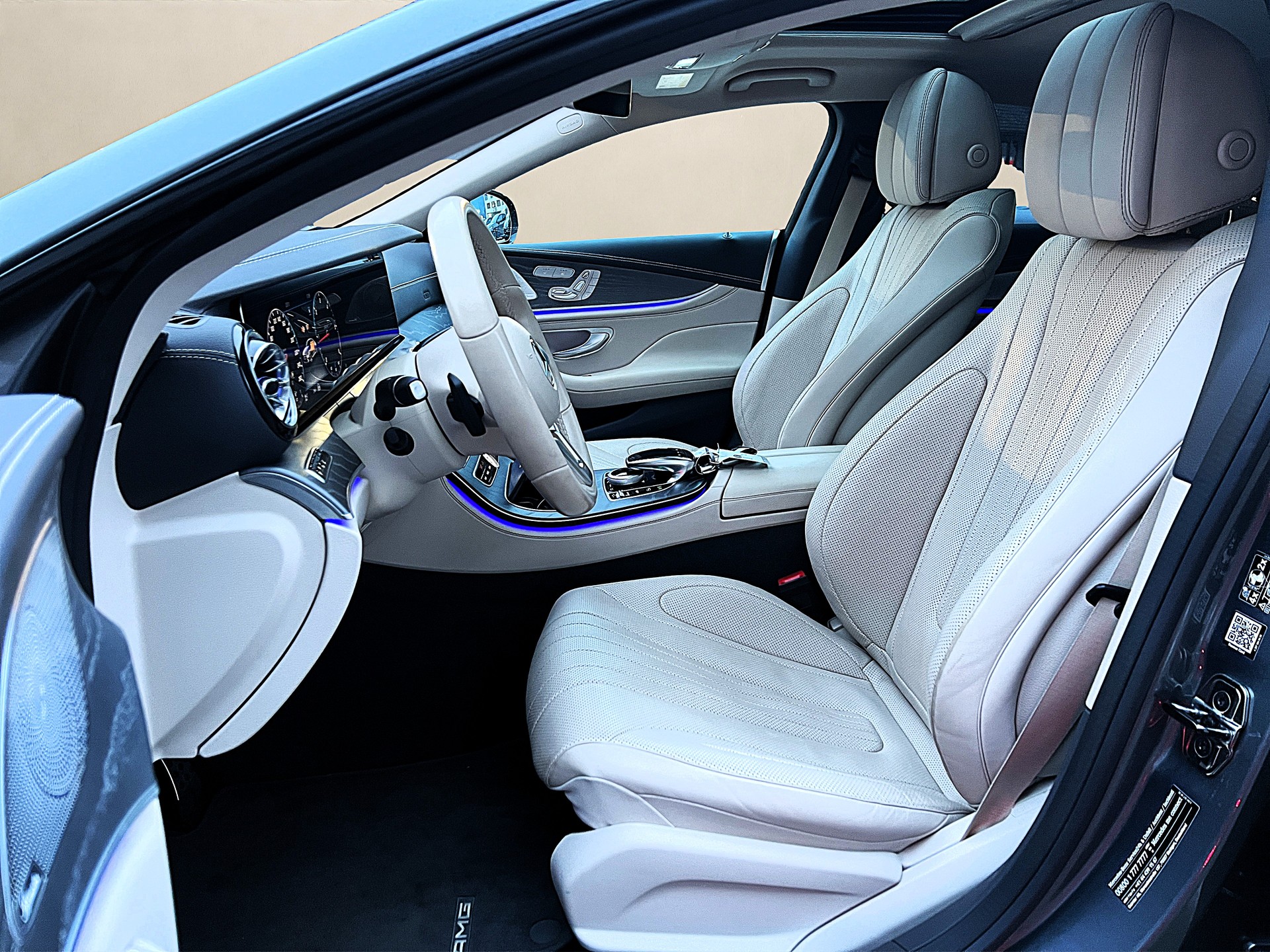 MERCEDES-BENZ CLS 350 d * AMG Line * 4Matic 9G-Tronic-image-8