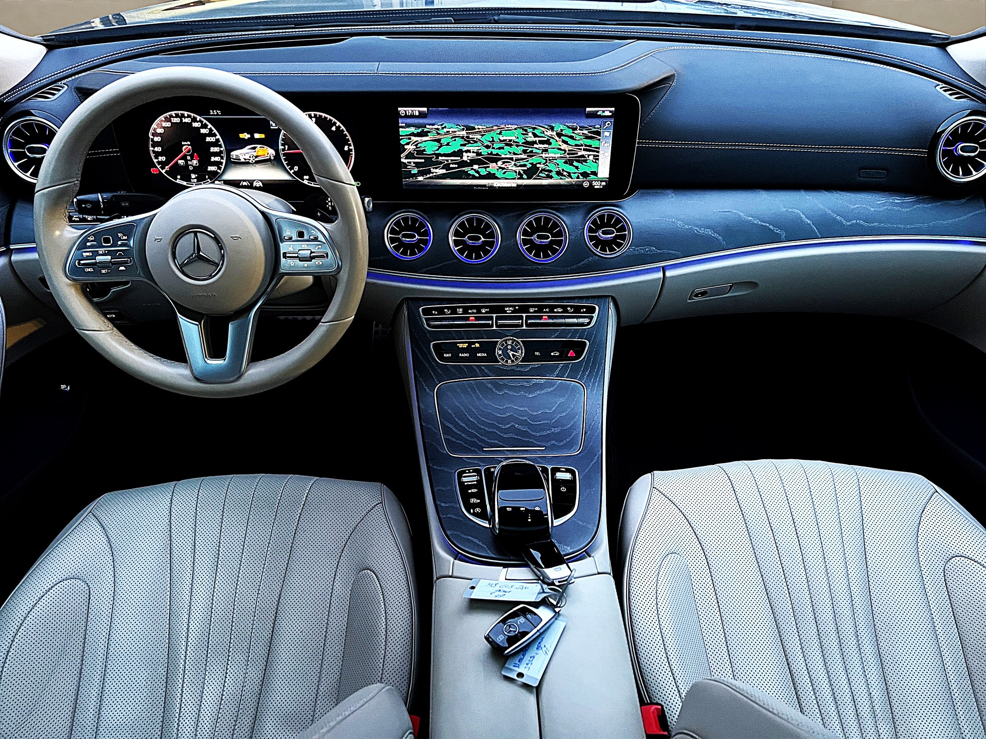MERCEDES-BENZ CLS 350 d * AMG Line * 4Matic 9G-Tronic-image-7