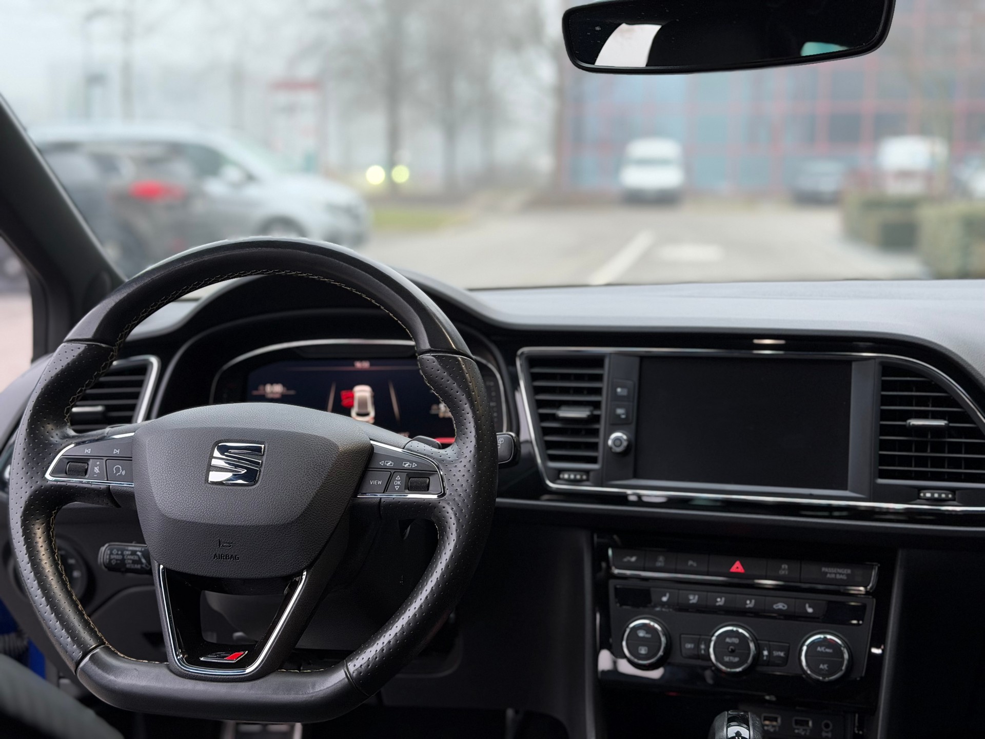 SEAT Leon ST 2.0 TSI Cupra 300 4 Drive DSG-image-9