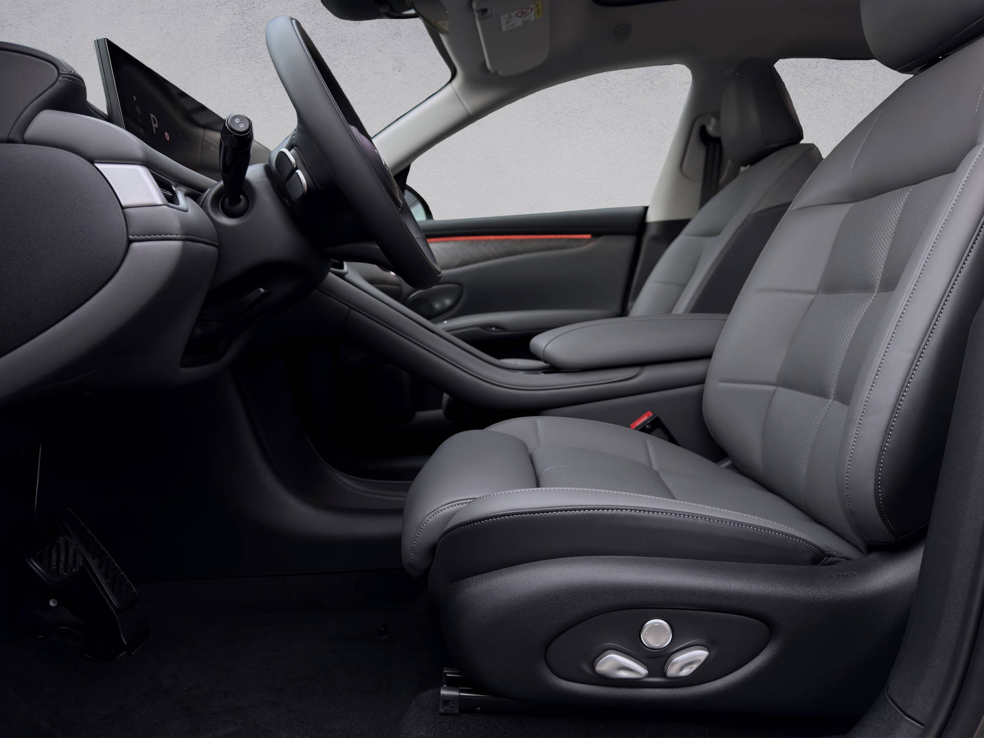 MG IM6 100 kWh Performance 21 4WD-image-7
