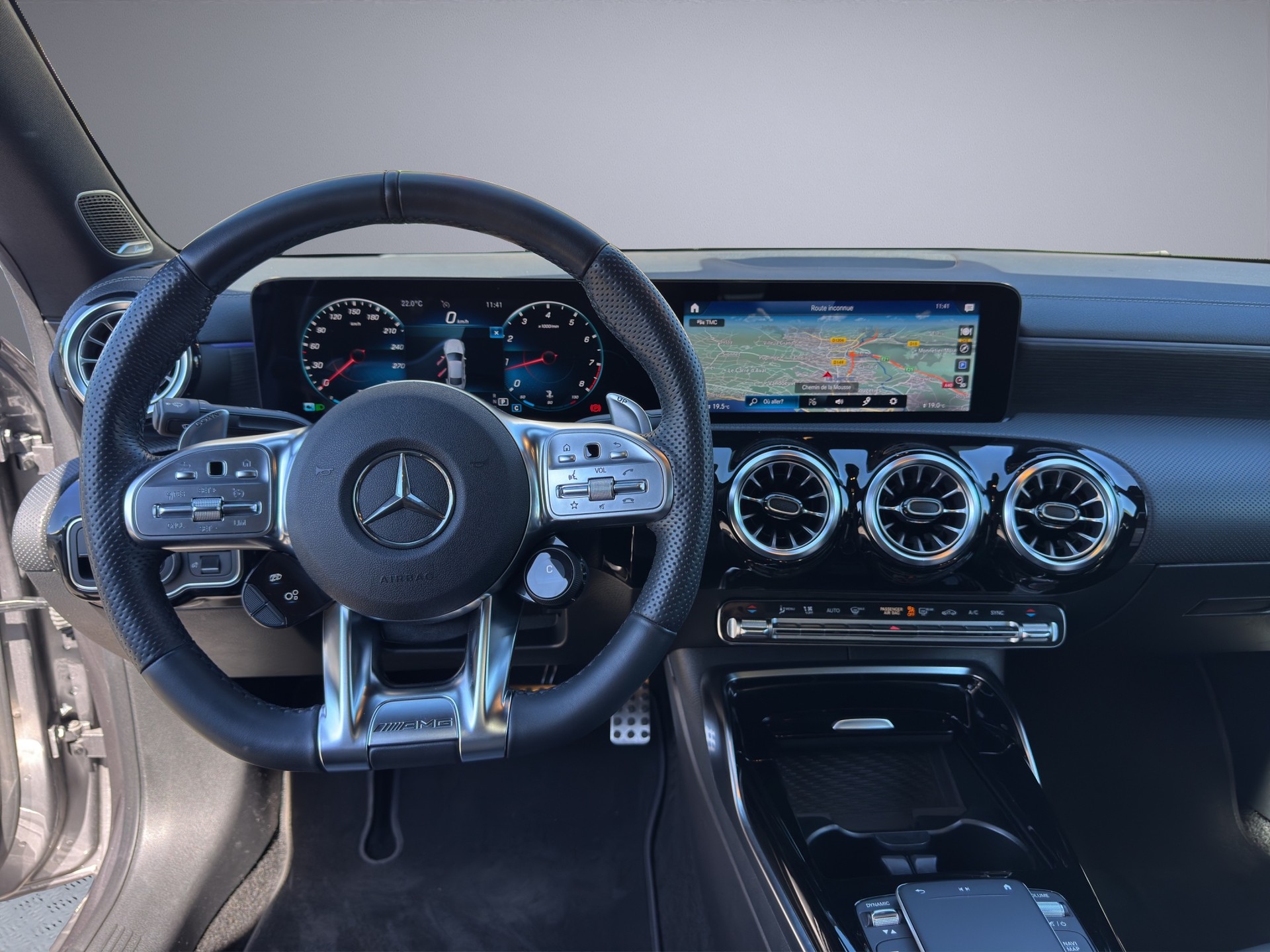 MERCEDES-BENZ CLA 45 AMG 4Matic+ 8G-DCT-image-11