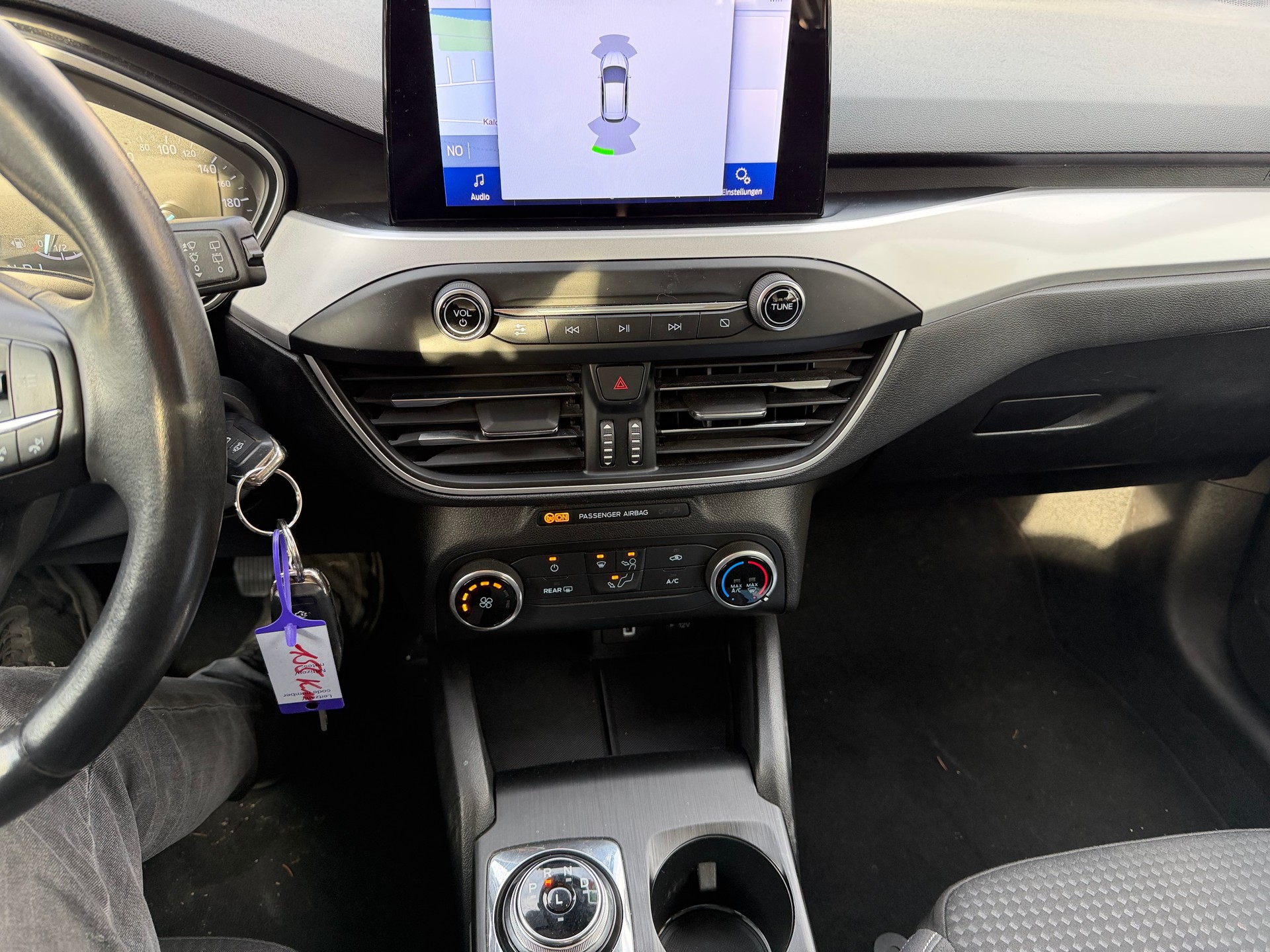FORD Focus 1.5 TDCi Trend Automatic-image-9
