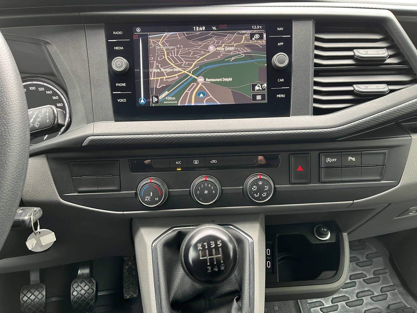 VW T6.1 2.0 TDI 4Motion-image-10