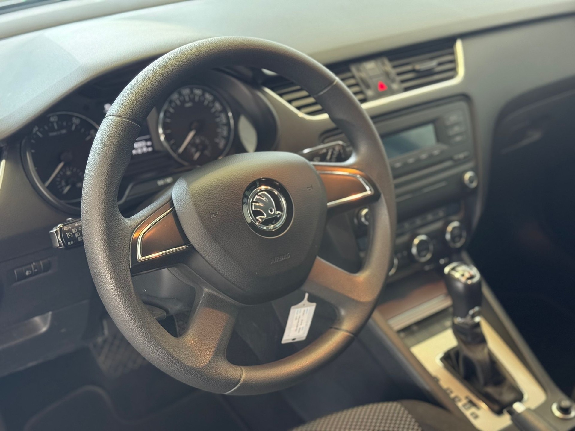 SKODA Octavia Combi 1.8 TSI Ambition 4x4 DSG AHK 1600KG.-image-9