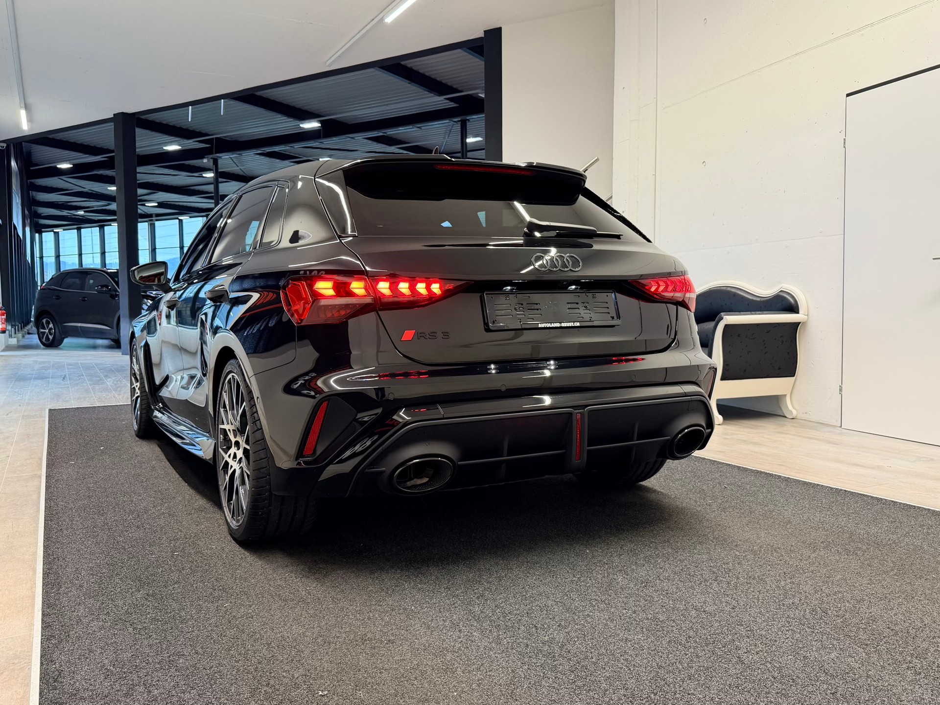 AUDI RS3 Sportback 2.5 TSI quattro S-tronic-image-7