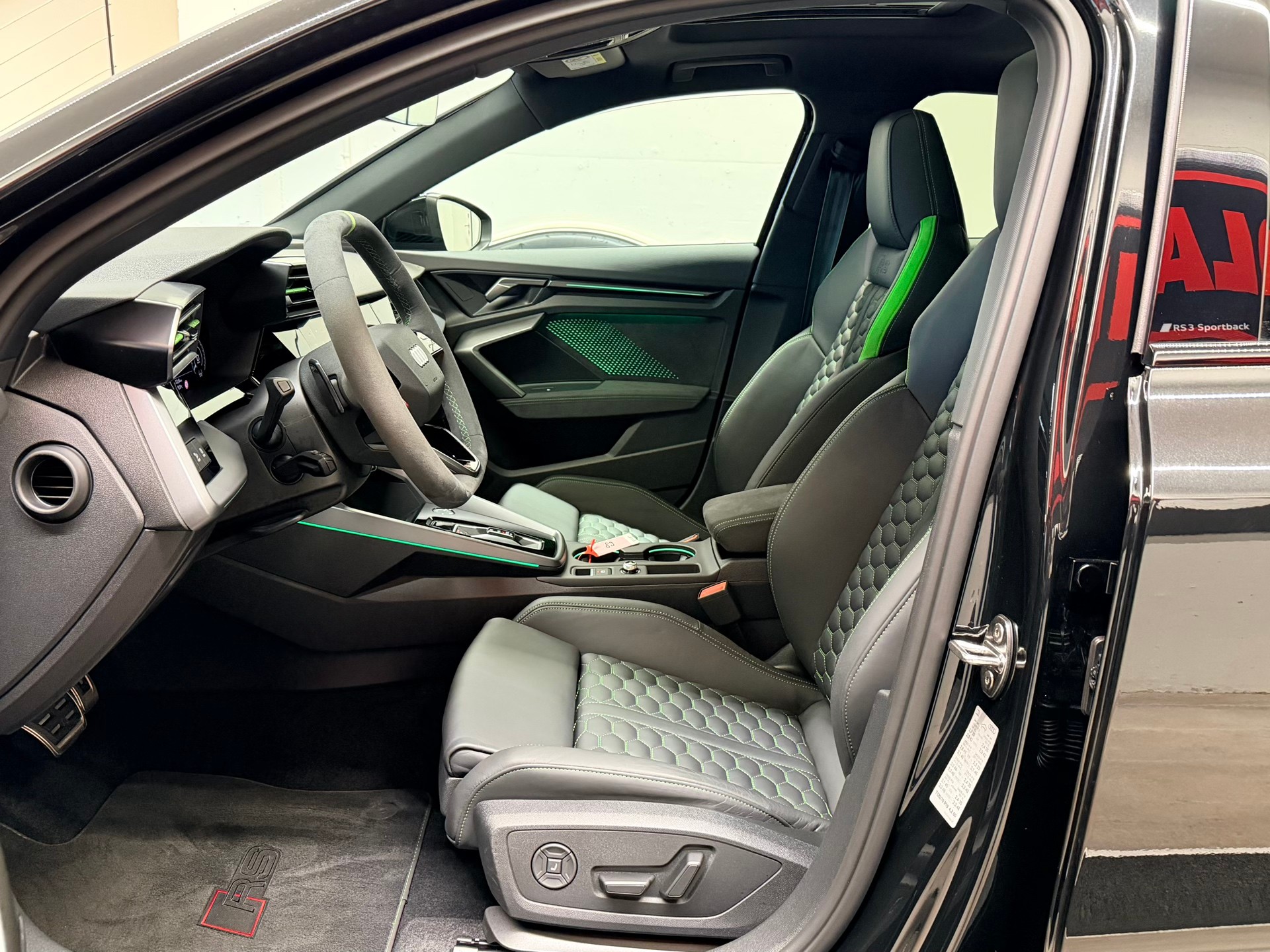 AUDI RS3 Sportback 2.5 TSI quattro S-tronic-image-14