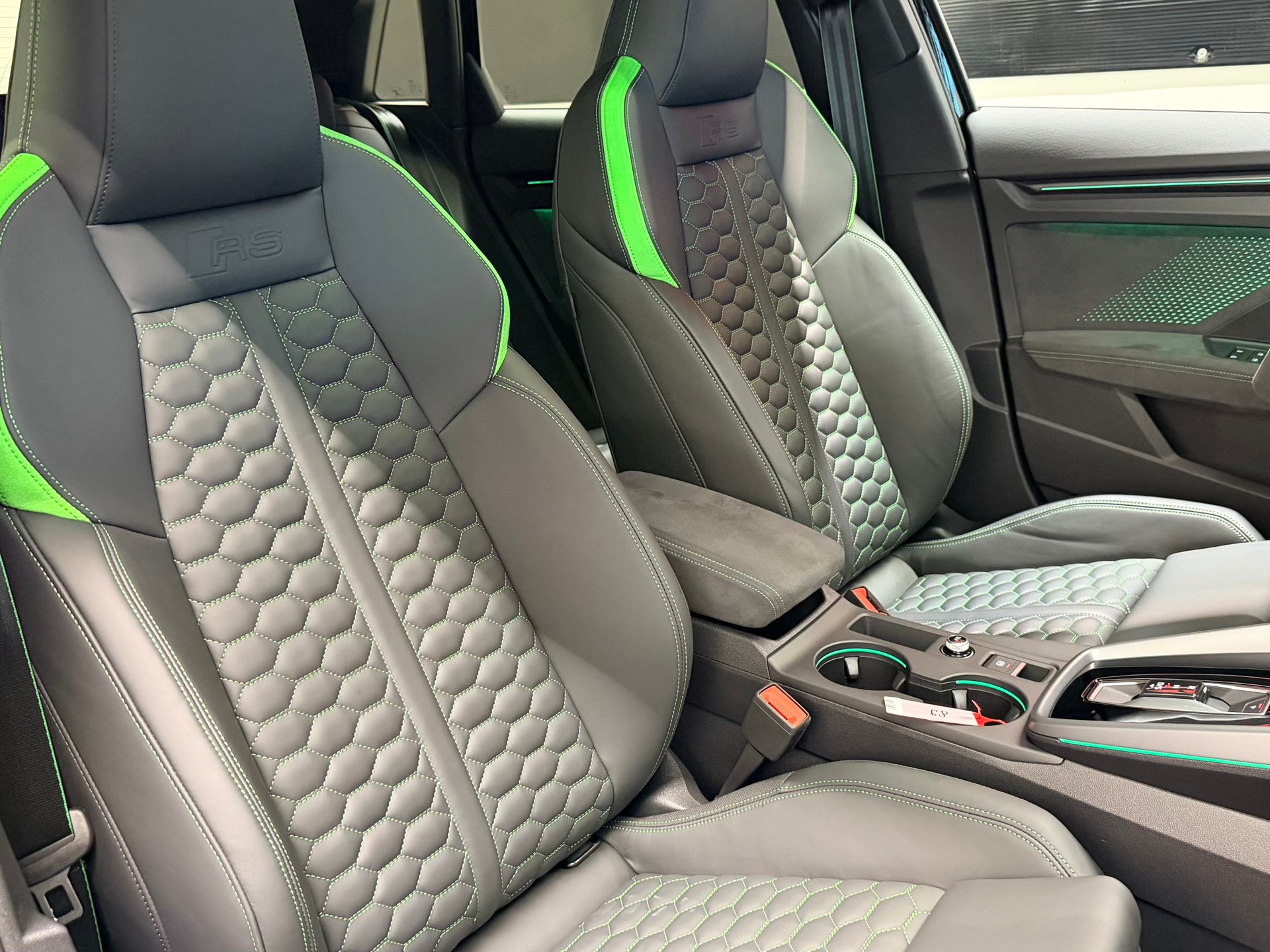AUDI RS3 Sportback 2.5 TSI quattro S-tronic-image-23