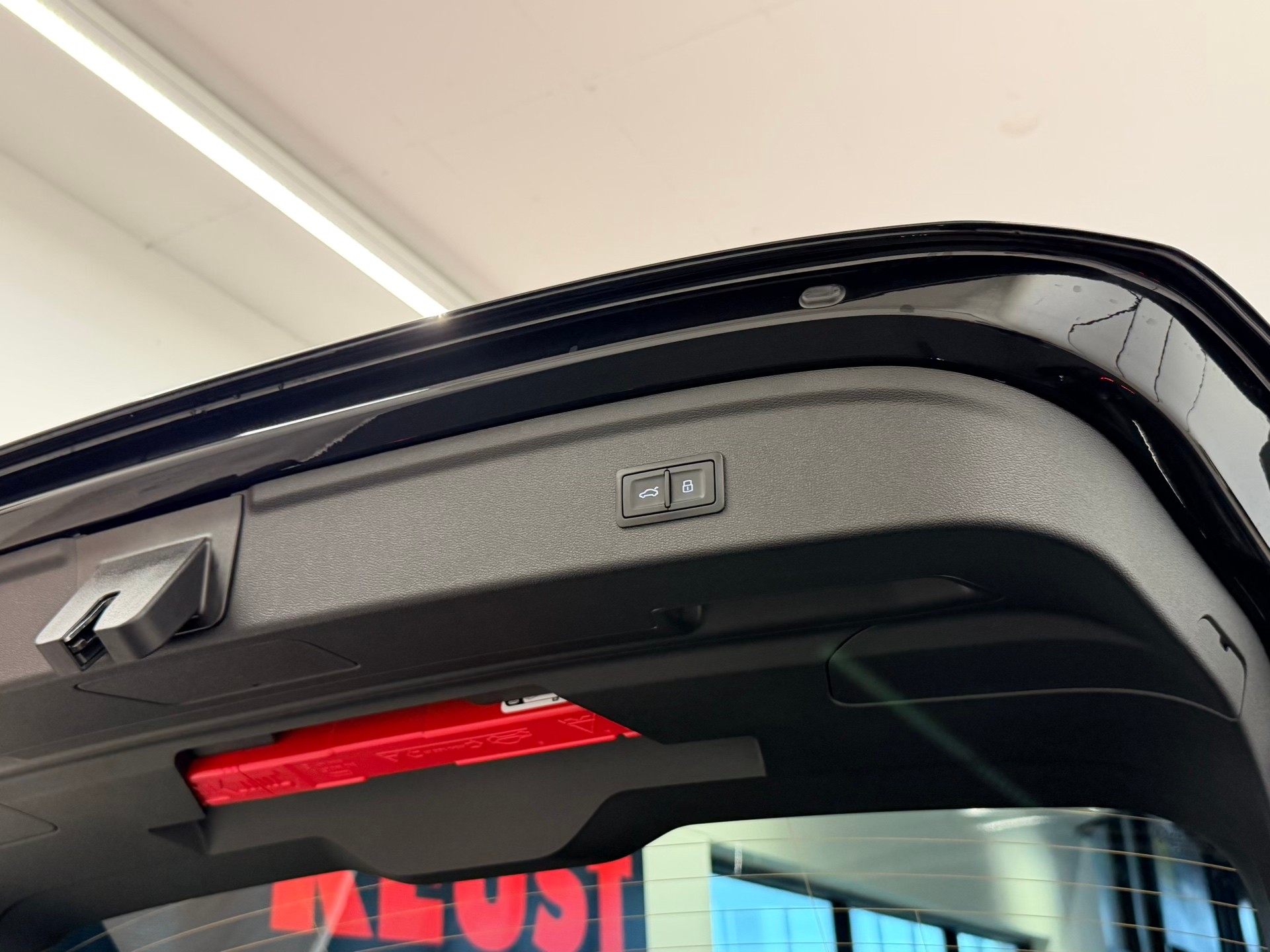 AUDI RS3 Sportback 2.5 TSI quattro S-tronic-image-10