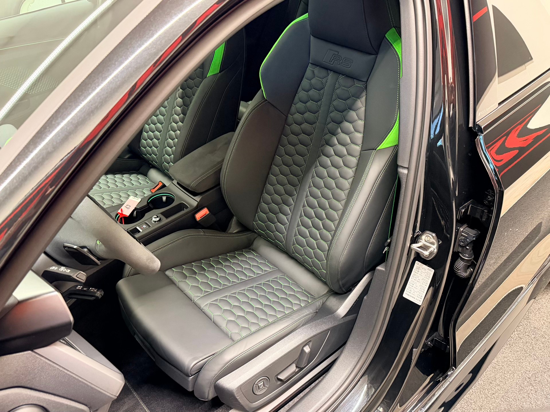 AUDI RS3 Sportback 2.5 TSI quattro S-tronic-image-15