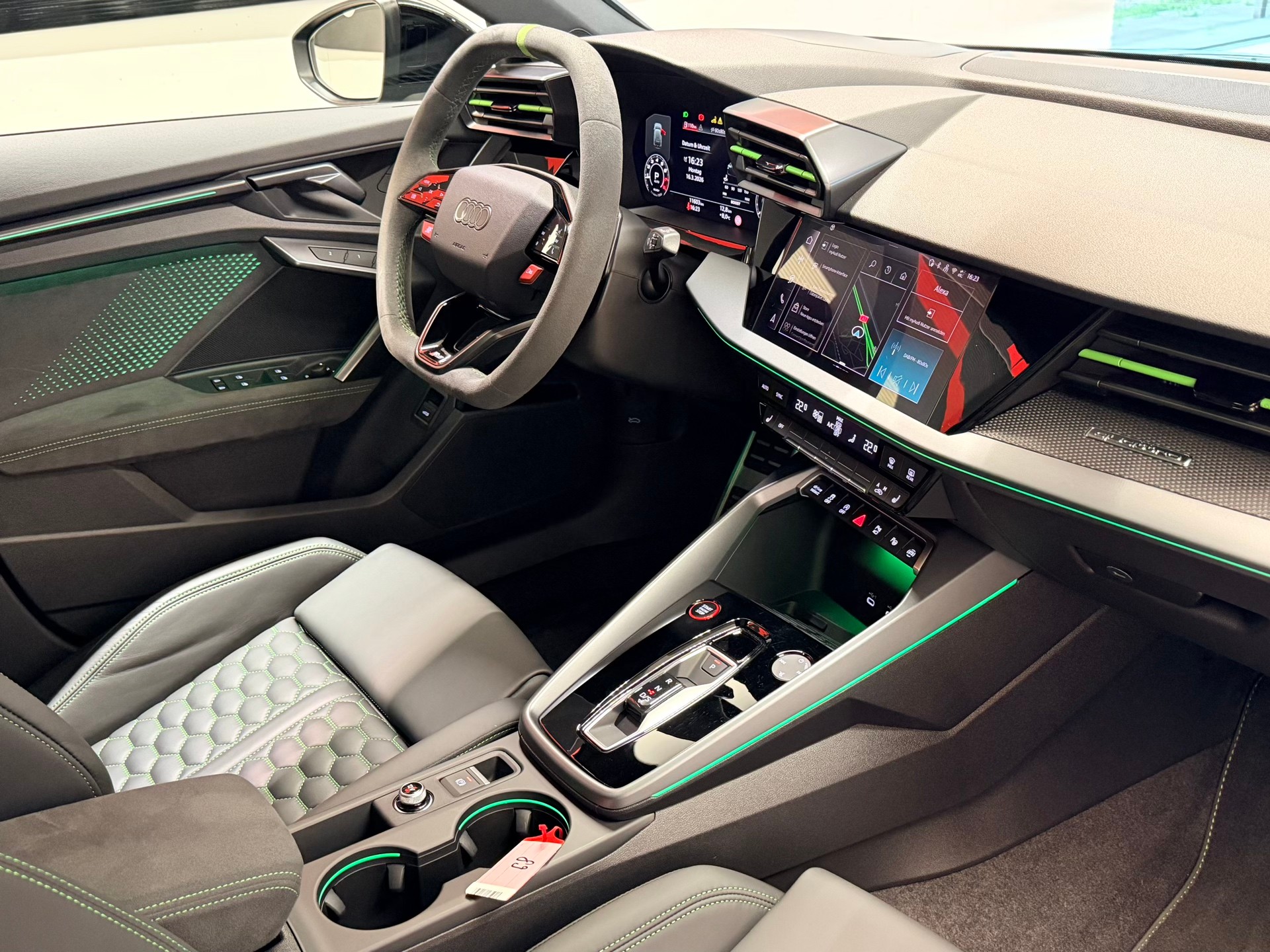 AUDI RS3 Sportback 2.5 TSI quattro S-tronic-image-21