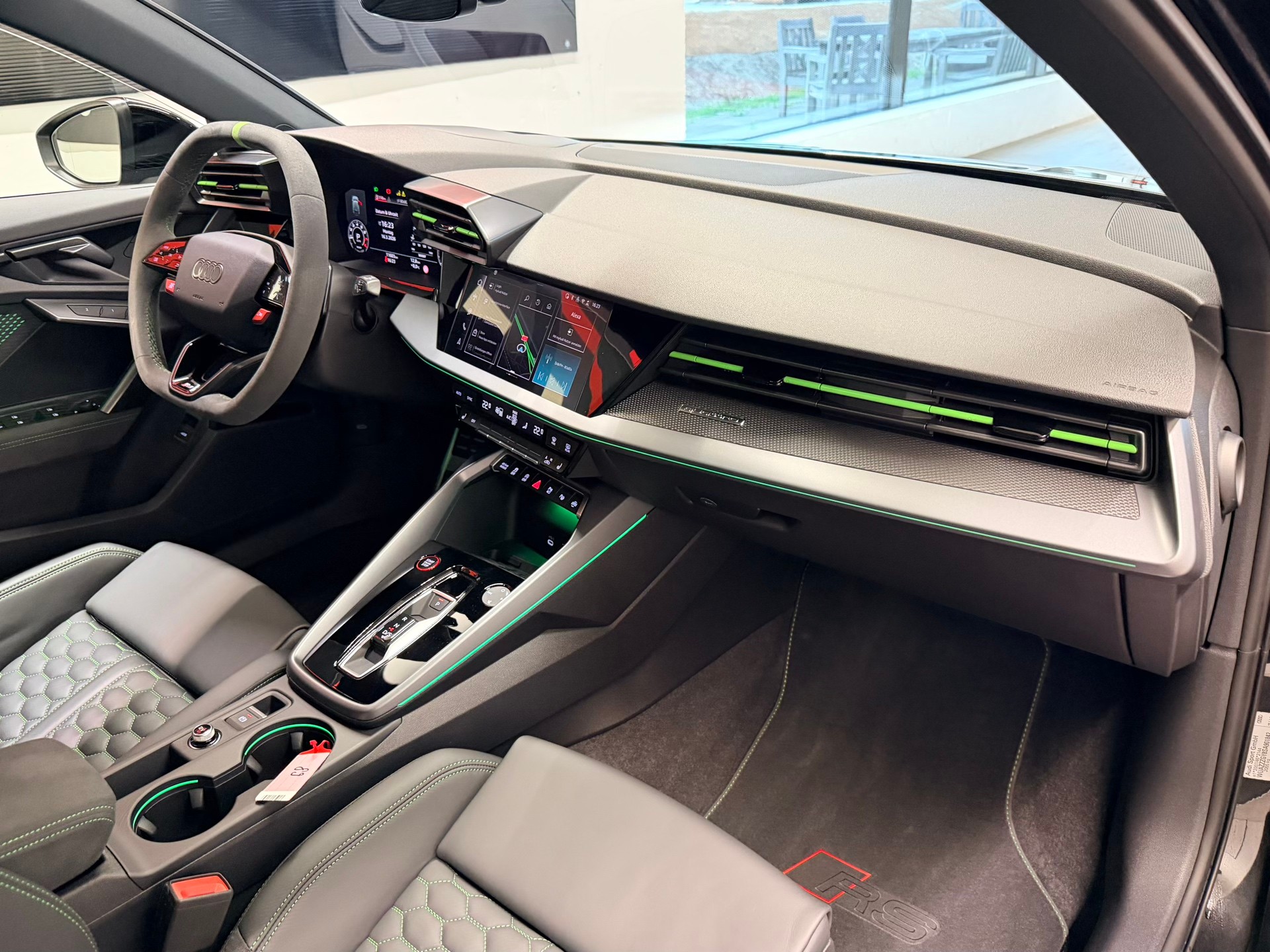 AUDI RS3 Sportback 2.5 TSI quattro S-tronic-image-20
