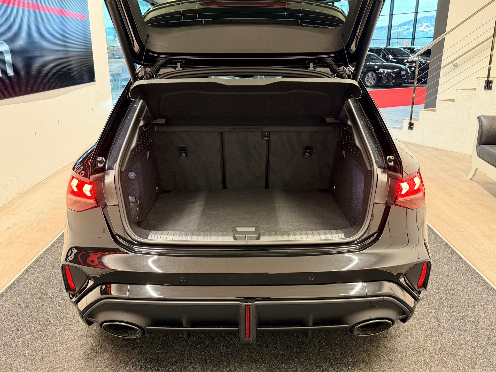 AUDI RS3 Sportback 2.5 TSI quattro S-tronic-image-9