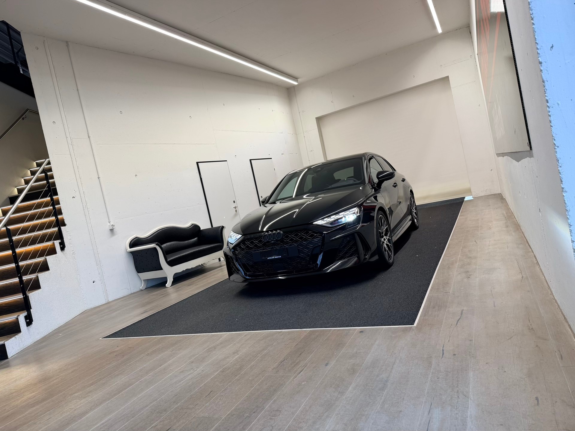 AUDI RS3 Sportback 2.5 TSI quattro S-tronic-image-2