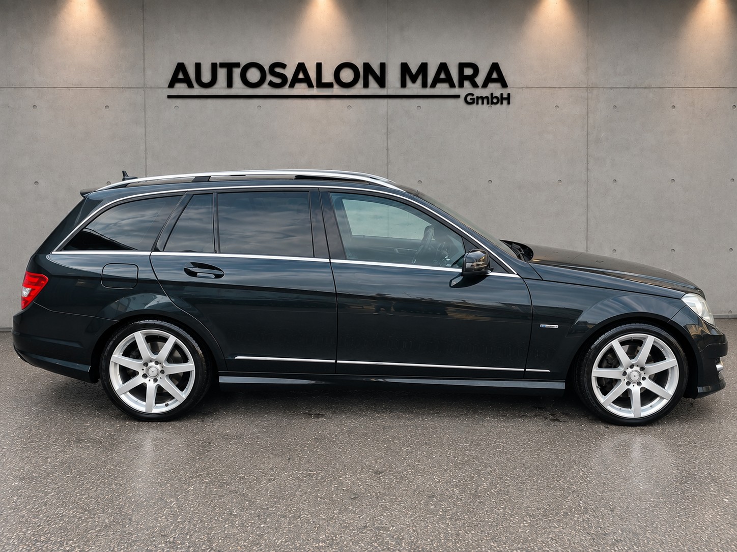 MERCEDES-BENZ C 300 CDI Avantgarde 4Matic 7G-Tronic AMG-Paket-image-6