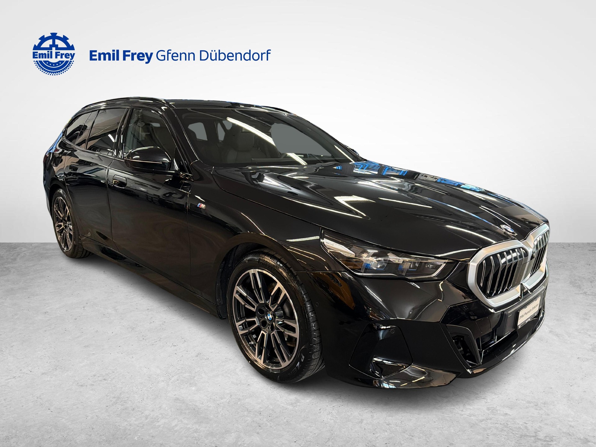 BMW 520d xDrive Touring-image-2