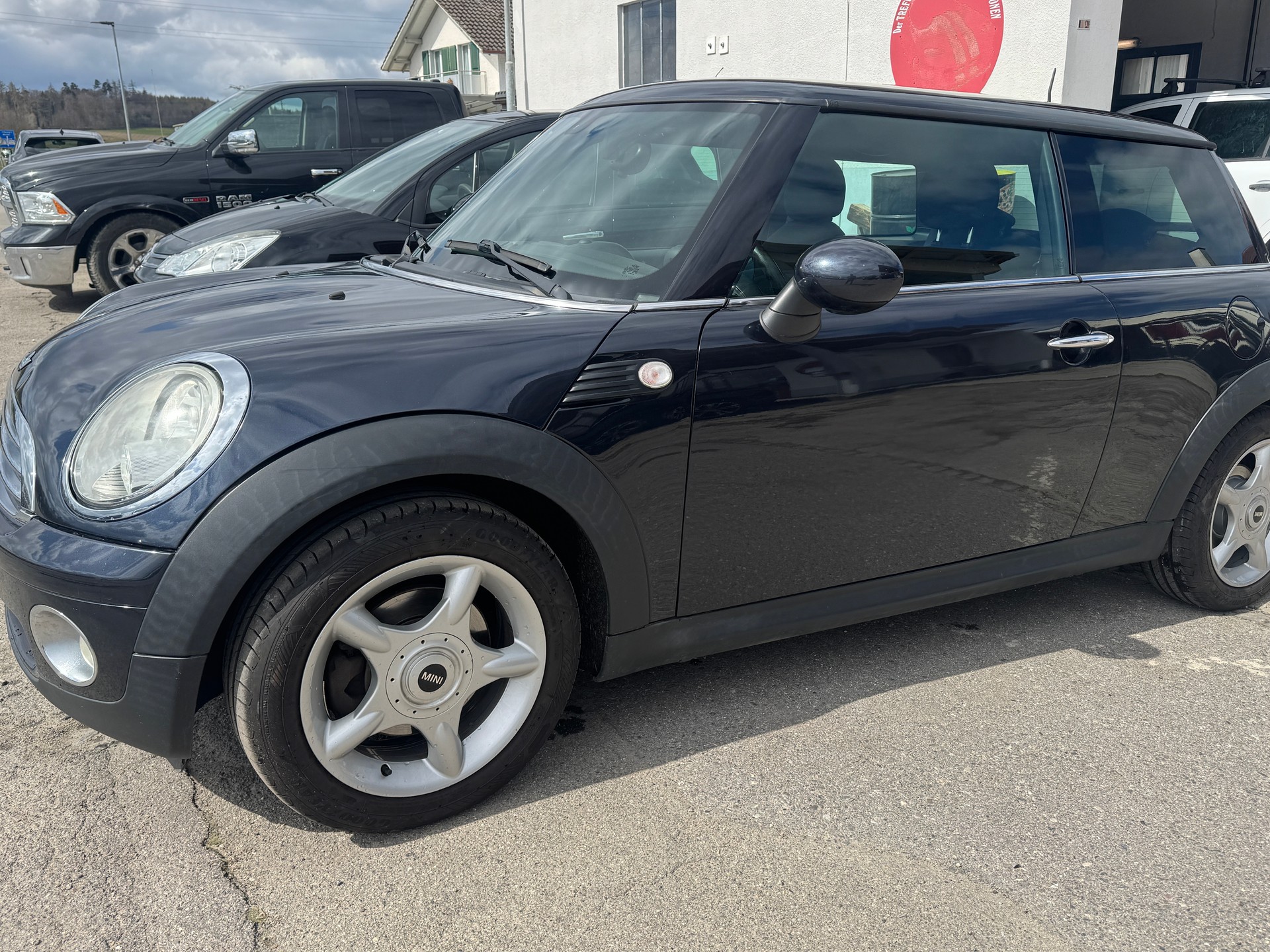 MINI Cooper-image-2