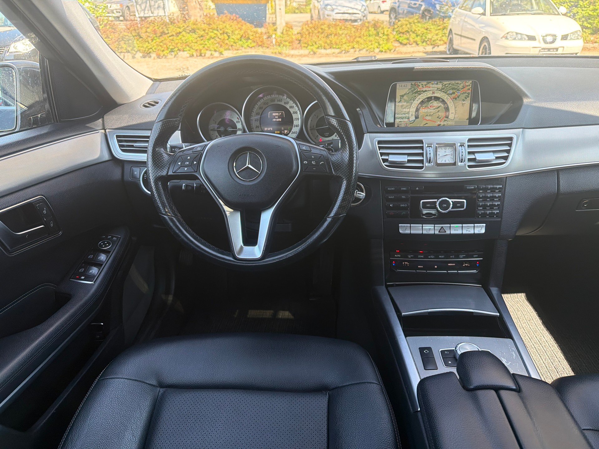 MERCEDES-BENZ E 250 CDI Avantgarde 4Matic 7G-Tronic * Leder * Navi * LED * Klima-Auto * PDC V&H * Tempomat * Ab MFK 09.2025-image-3