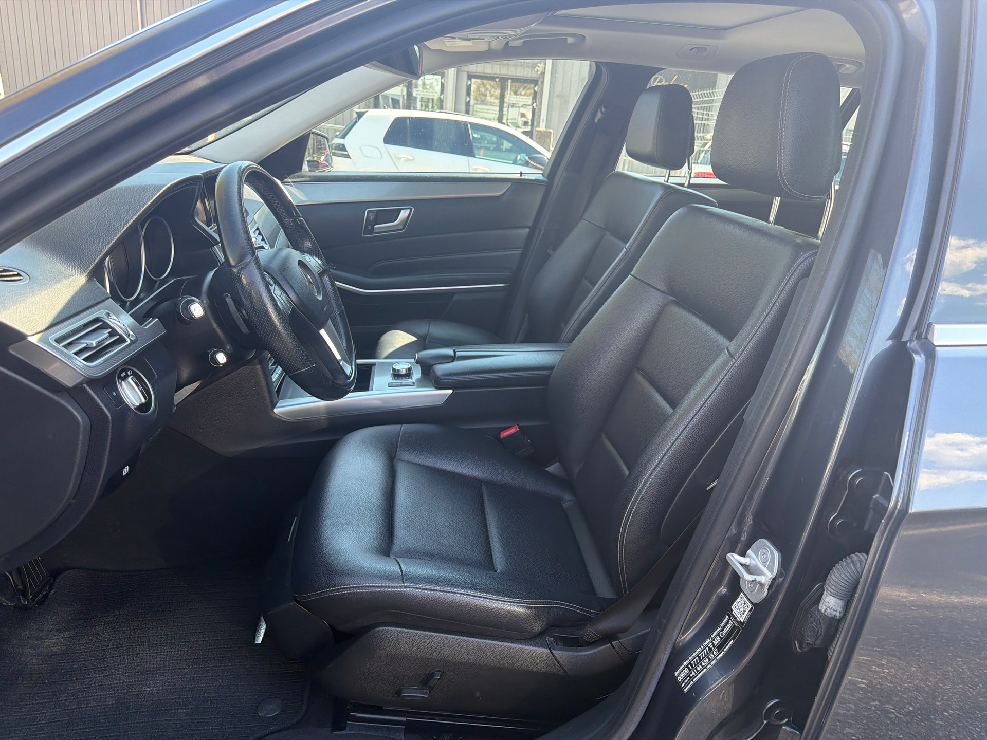 MERCEDES-BENZ E 250 CDI Avantgarde 4Matic 7G-Tronic * Leder * Navi * LED * Klima-Auto * PDC V&H * Tempomat * Ab MFK 09.2025-image-2