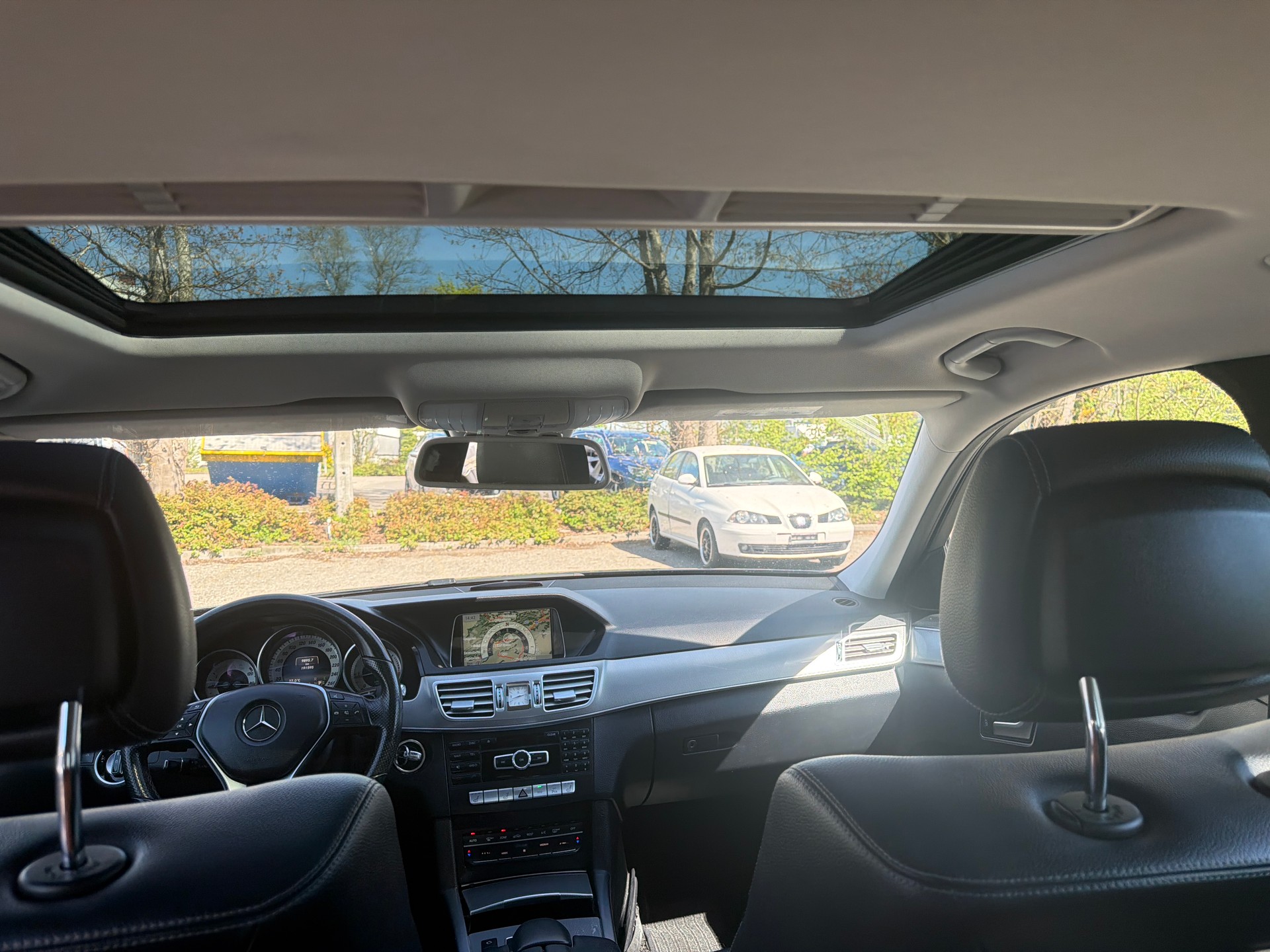 MERCEDES-BENZ E 250 CDI Avantgarde 4Matic 7G-Tronic * Leder * Navi * LED * Klima-Auto * PDC V&H * Tempomat * Ab MFK 09.2025-image-8