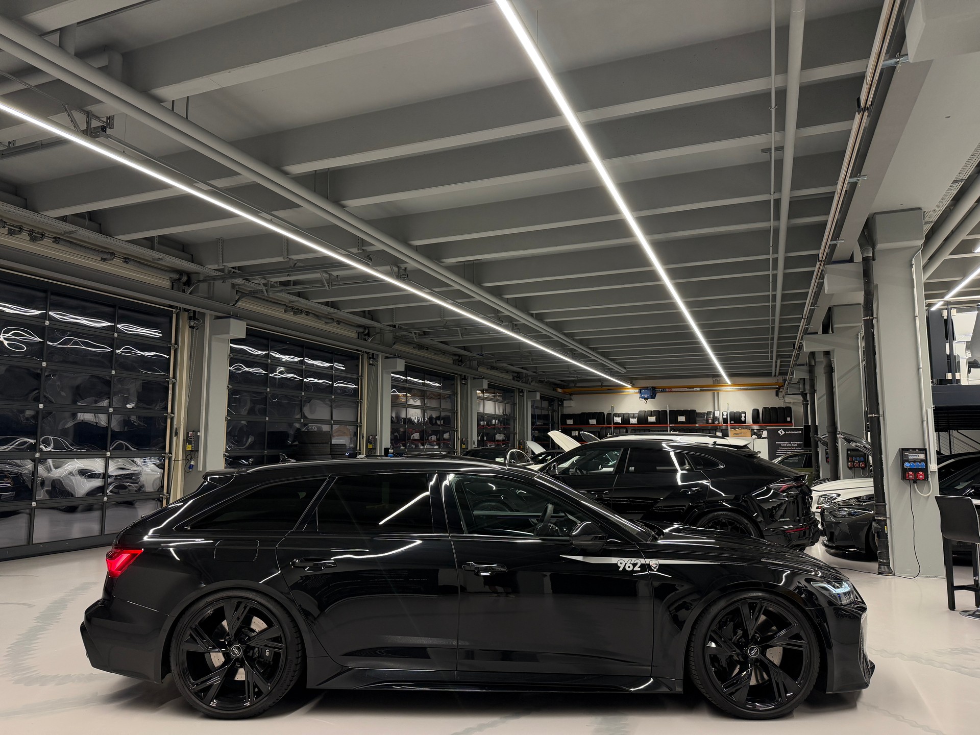 AUDI RS6 Avant 4.0 V8 TFSI quattro T-Tronic *MTM 962 PS*Exclusives CH-Auto*Hinterachslenkung*Full black*-image-16
