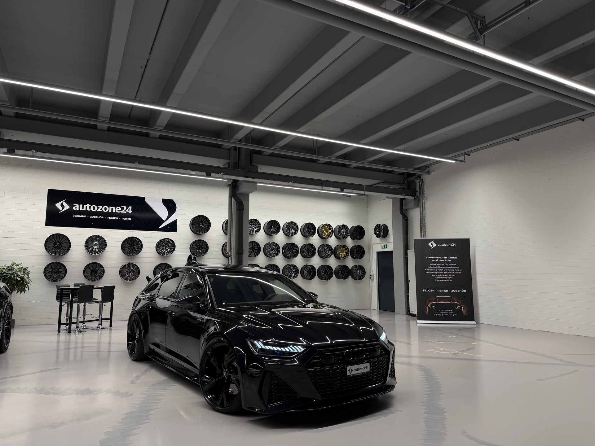 AUDI RS6 Avant 4.0 V8 TFSI quattro T-Tronic *MTM 962 PS*Exclusives CH-Auto*Hinterachslenkung*Full black*-image-0