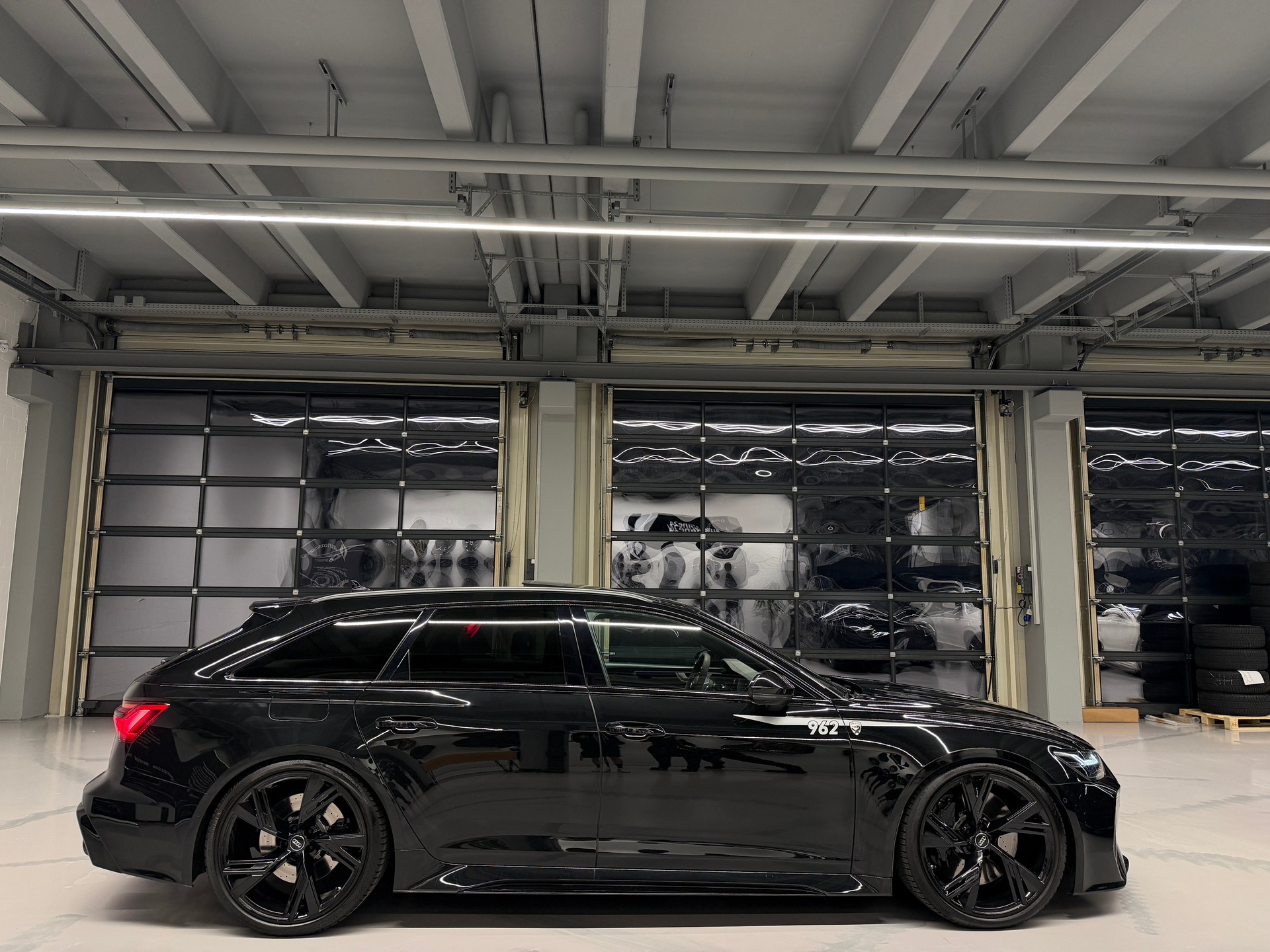 AUDI RS6 Avant 4.0 V8 TFSI quattro T-Tronic *MTM 962 PS*Exclusives CH-Auto*Hinterachslenkung*Full black*-image-14