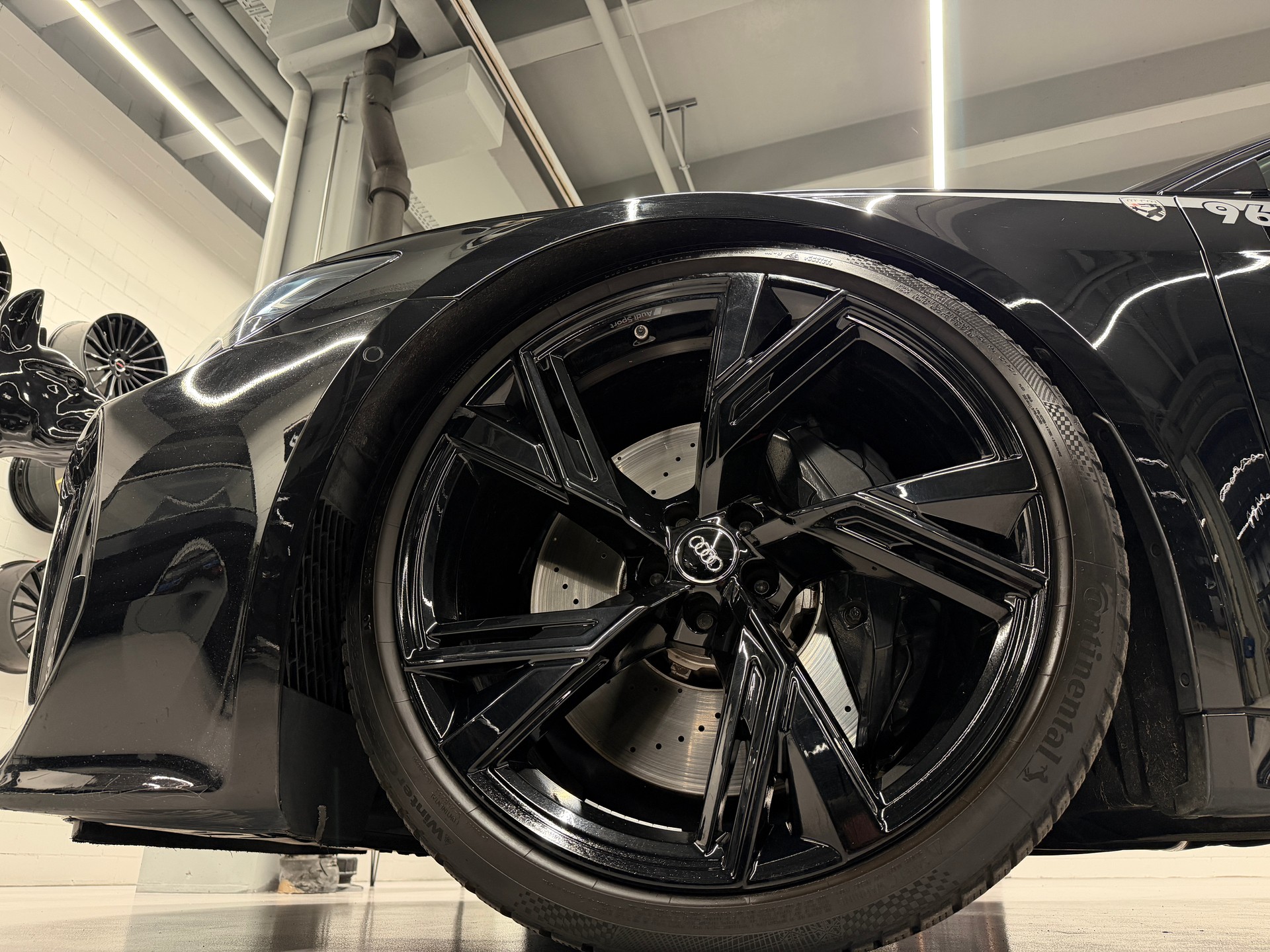 AUDI RS6 Avant 4.0 V8 TFSI quattro T-Tronic *MTM 962 PS*Exclusives CH-Auto*Hinterachslenkung*Full black*-image-5