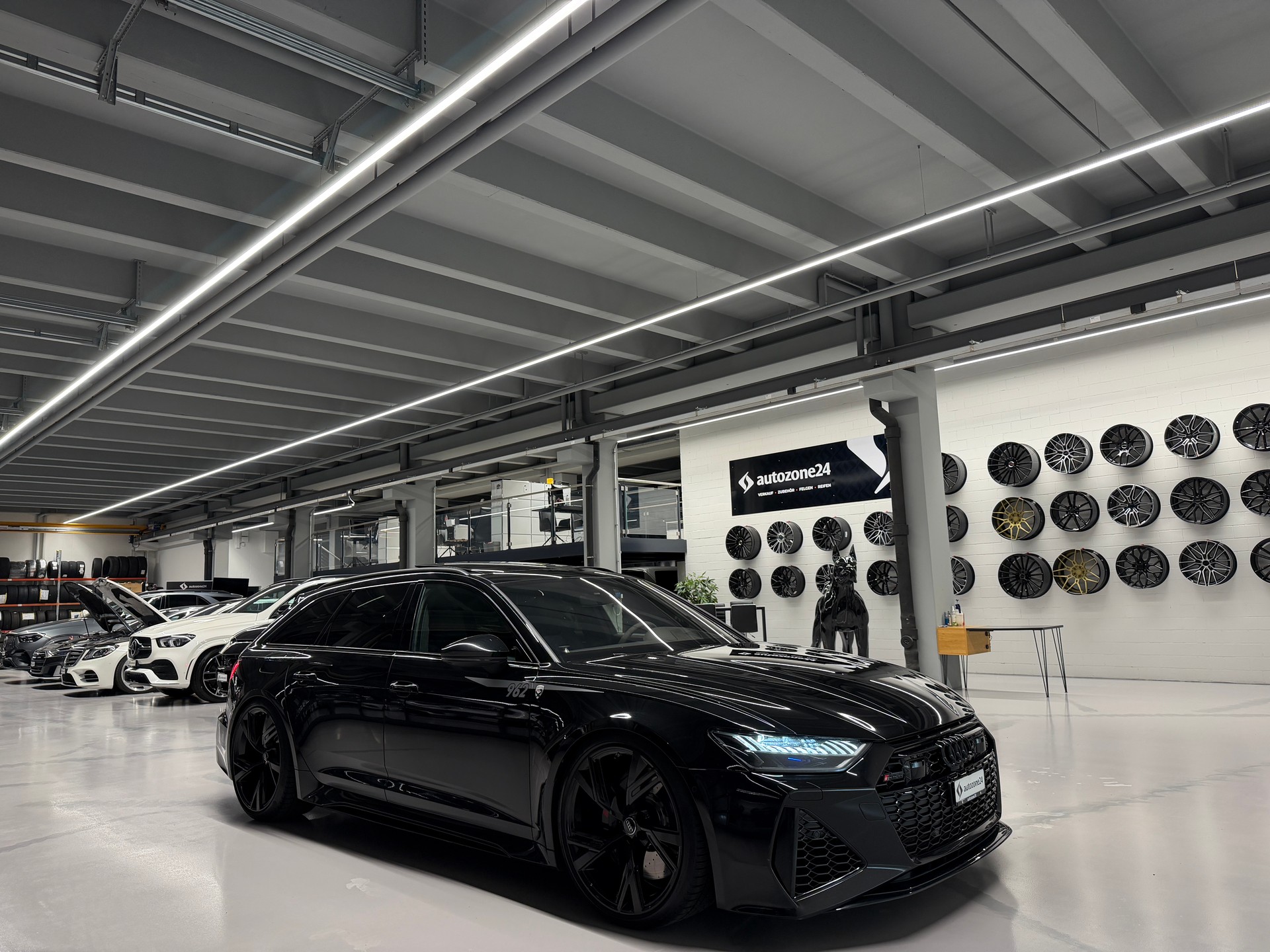 AUDI RS6 Avant 4.0 V8 TFSI quattro T-Tronic *MTM 962 PS*Exclusives CH-Auto*Hinterachslenkung*Full black*-image-6