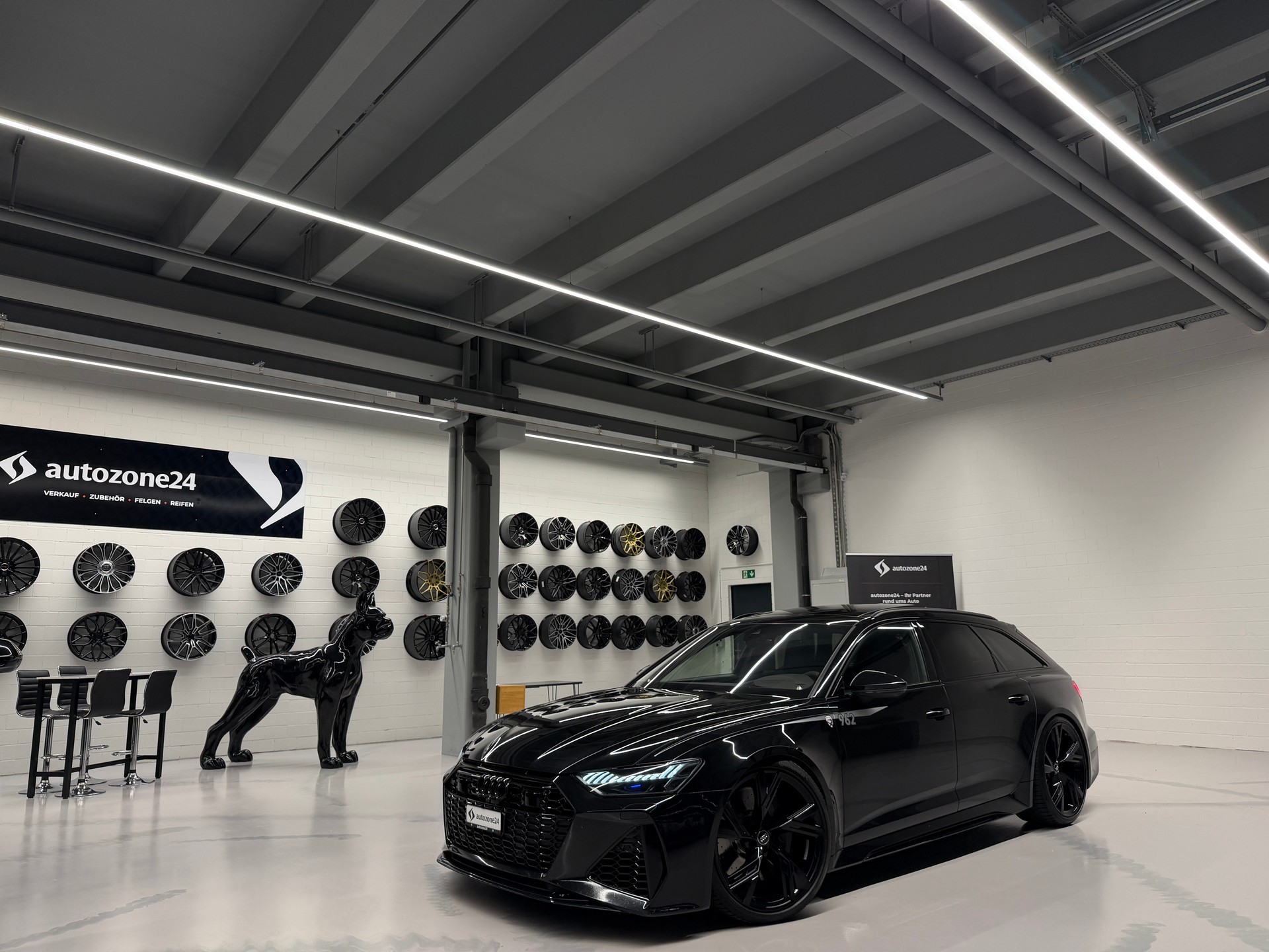 AUDI RS6 Avant 4.0 V8 TFSI quattro T-Tronic *MTM 962 PS*Exclusives CH-Auto*Hinterachslenkung*Full black*-image-1